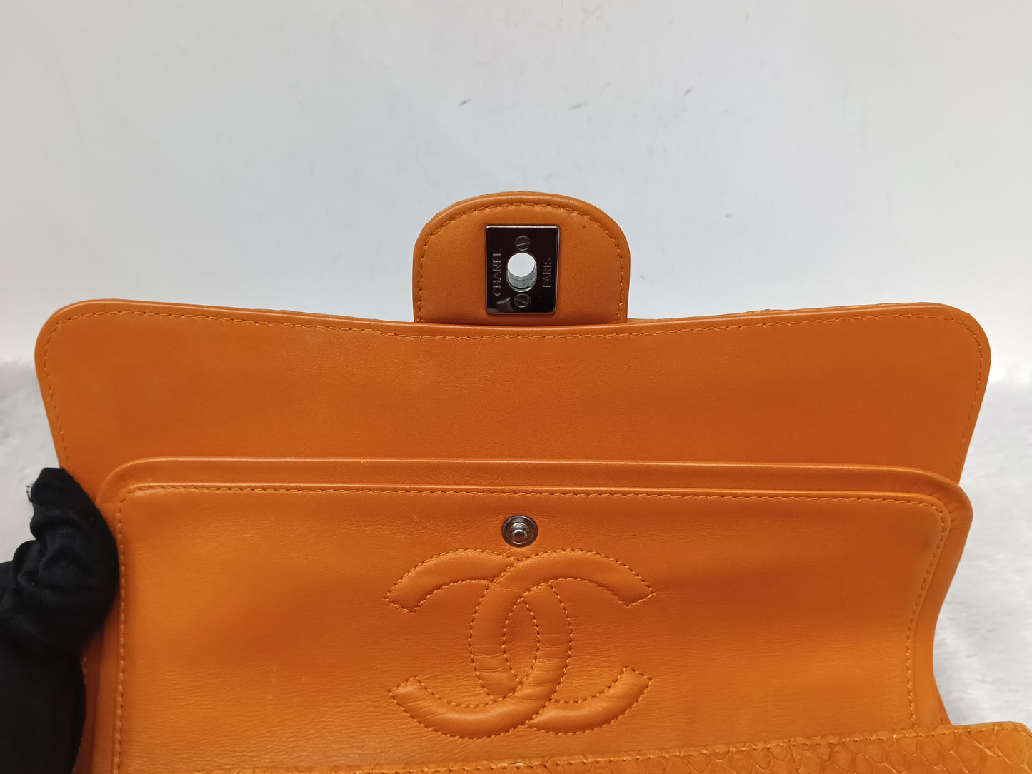 Chanel Medium Exotic Python Orange RHW DF #19
With holo, holo checker, dustbag