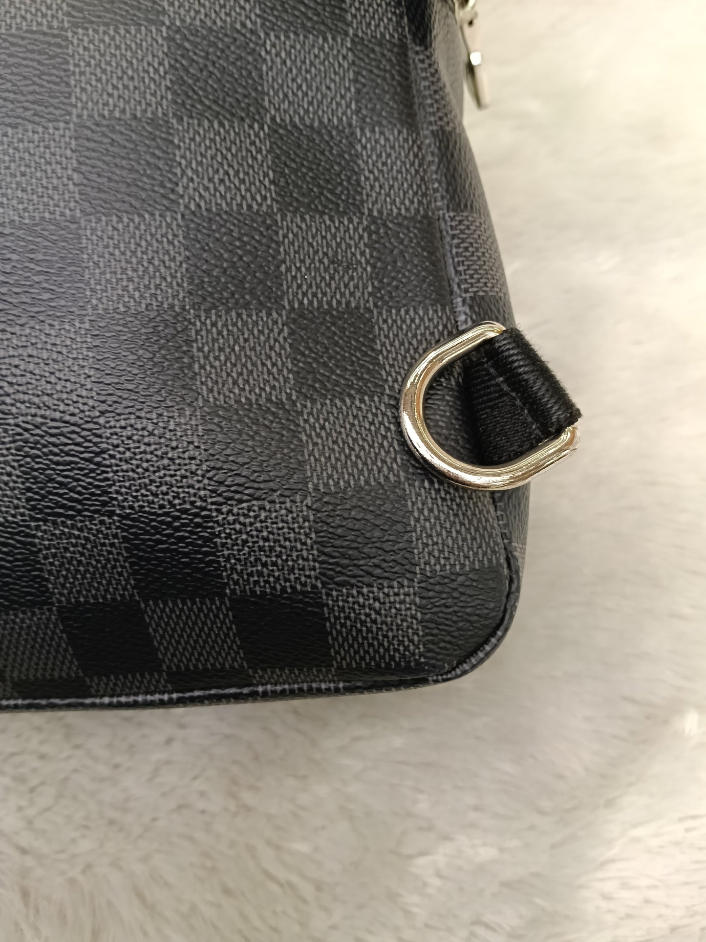 LV Avenue Sling Graphite 2020
