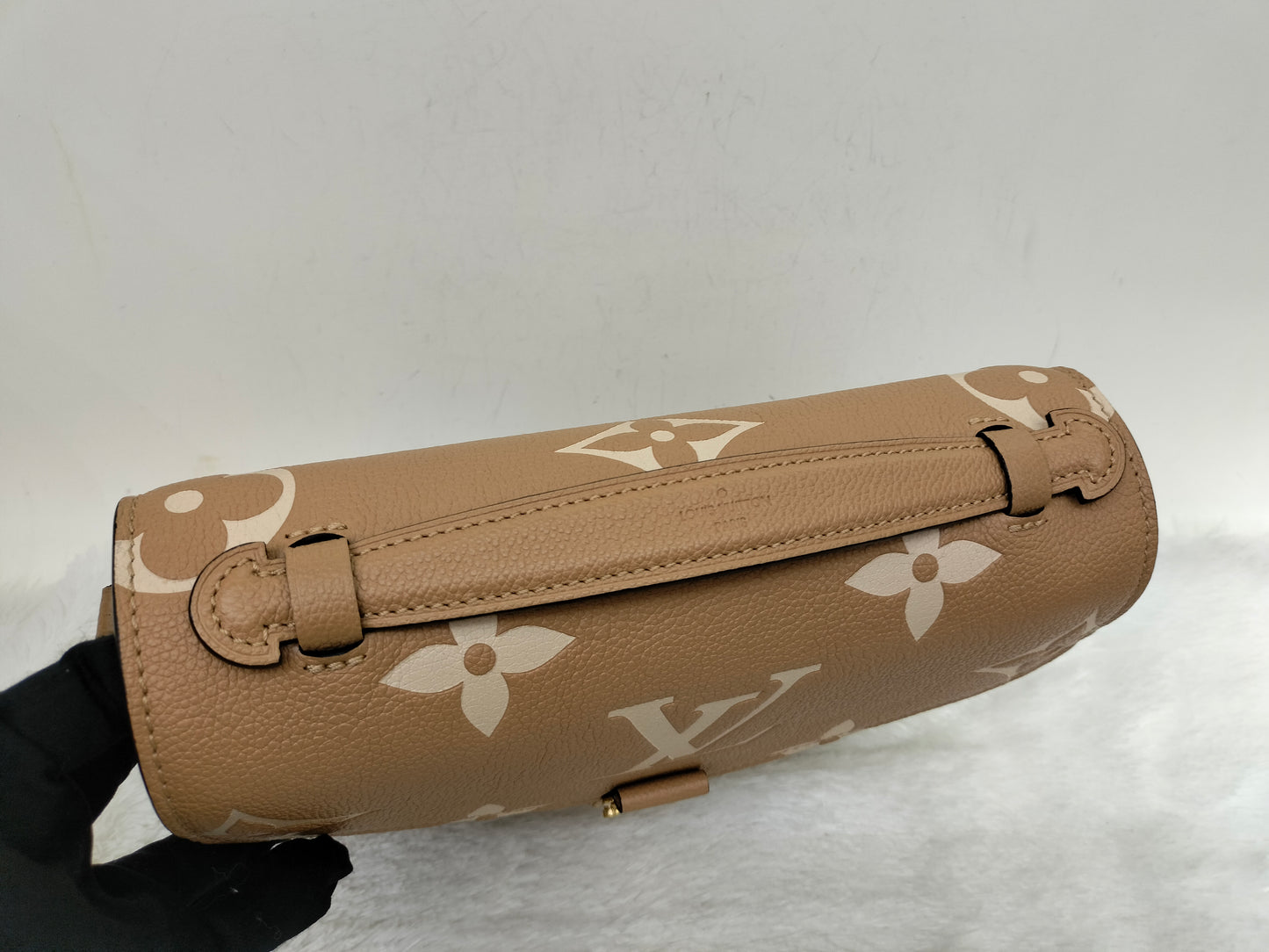 LV Metis MM Monogram Empreinte Arizona Creme 2022 (CHIP)