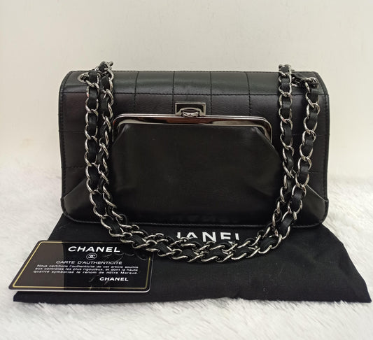 Chanel Small Flap Kiss Lock Lamb Black SHW #10