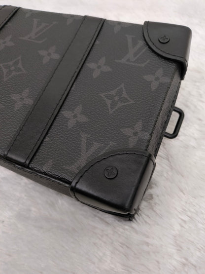 LV Soft Trunk Wallet Monogram Eclipse (CHIP)