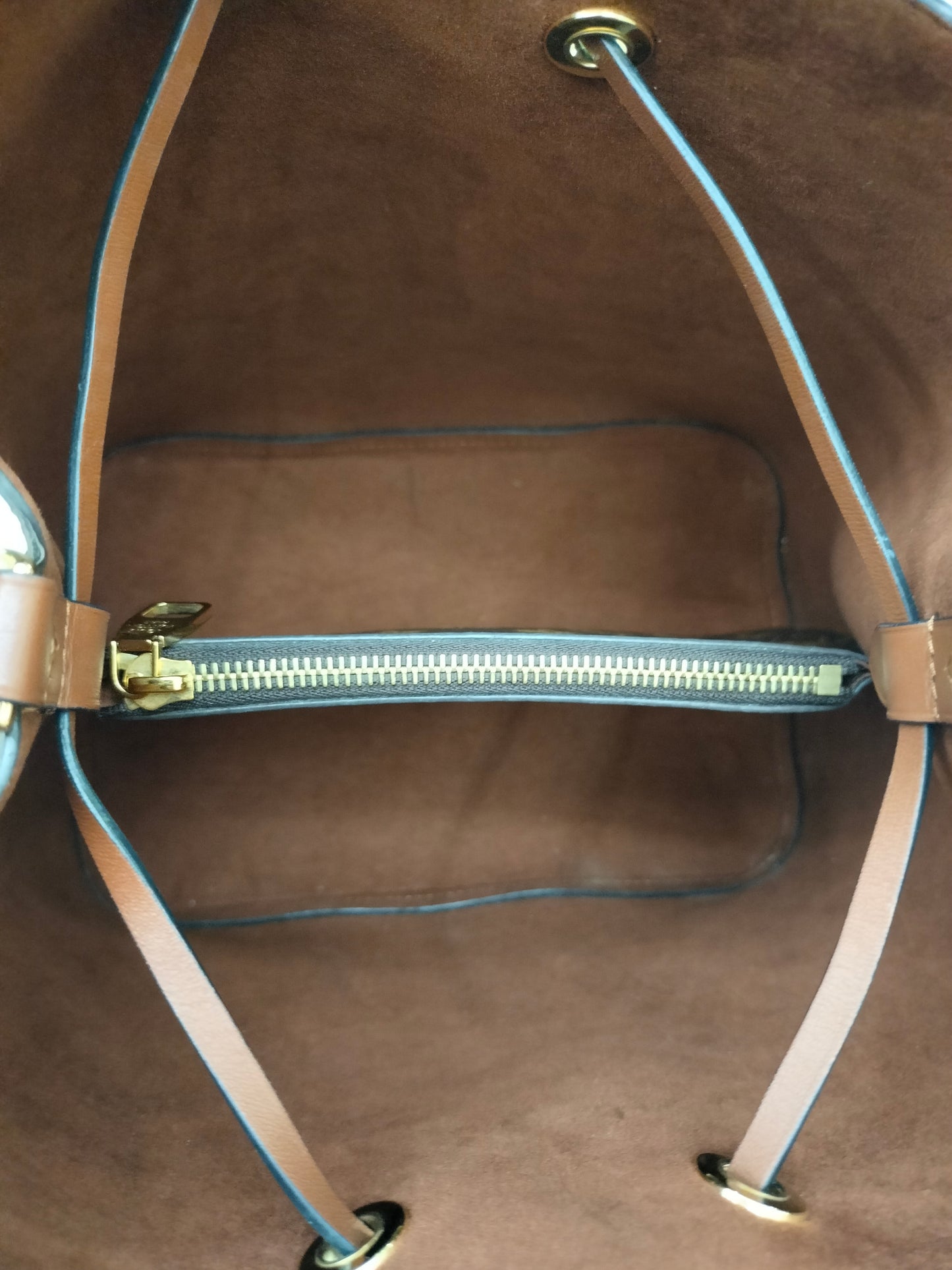 LV Neo Noe MM Monogram Caramel (CHIP)