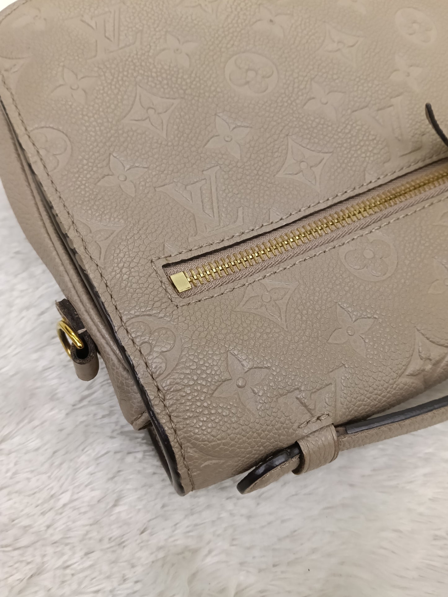 LV Metis Monogram Empreinte Tourterelle (CHIP)