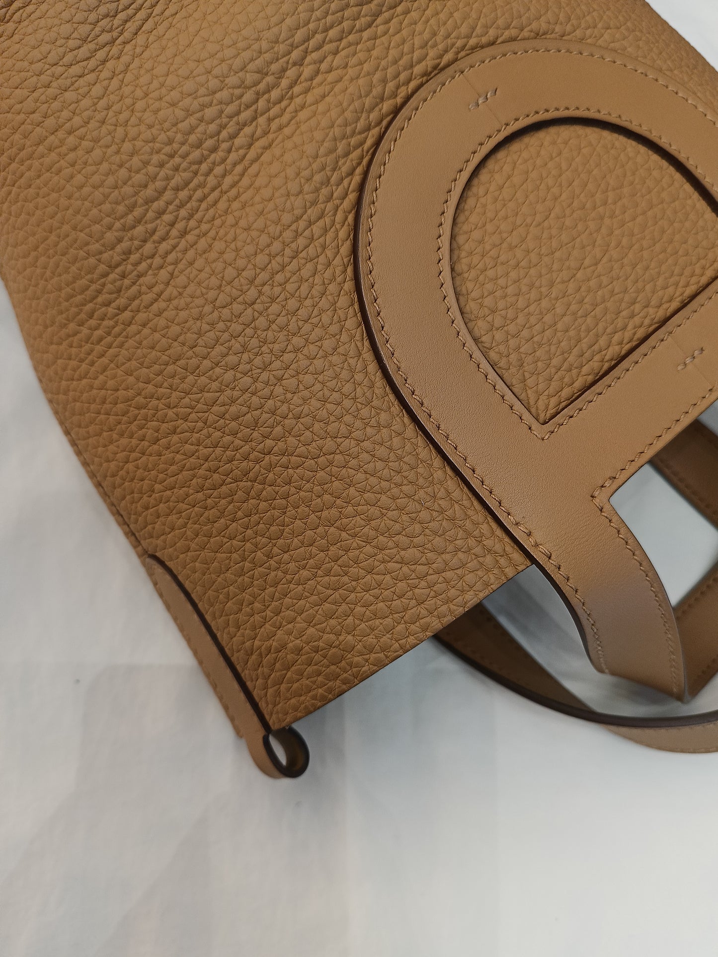 Hermes In The Loop 18 Clem Biscuit GHW #B