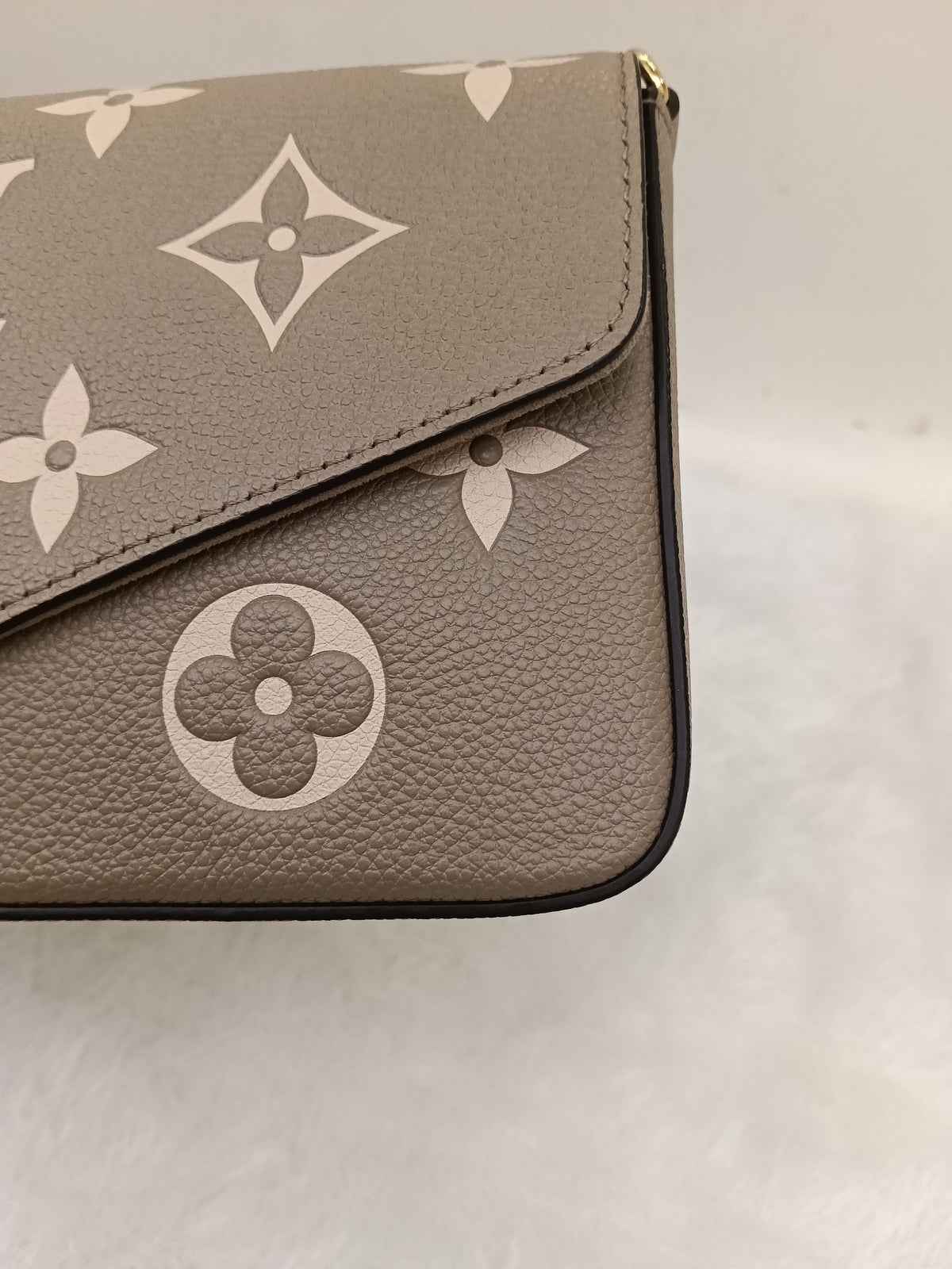 LV Felicie GM NV Monogram Empreinte Tourterelle Creme 2024 (CHIP)