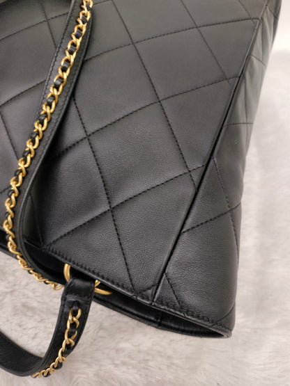 Chanel Chain Shopping Tote Calfskin Black GHW 2023 (CHIP)