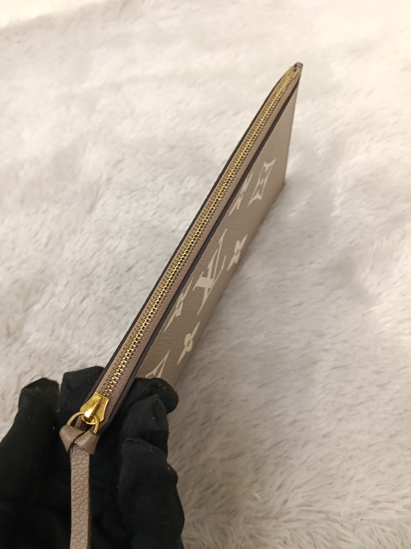LV Pochette Felicie GM Monogram Empreinte Tourterelle Creme (CHIP)