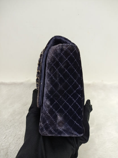 Chanel Medium Velvet Navy Blue Vintage SHW SF (broken holo)