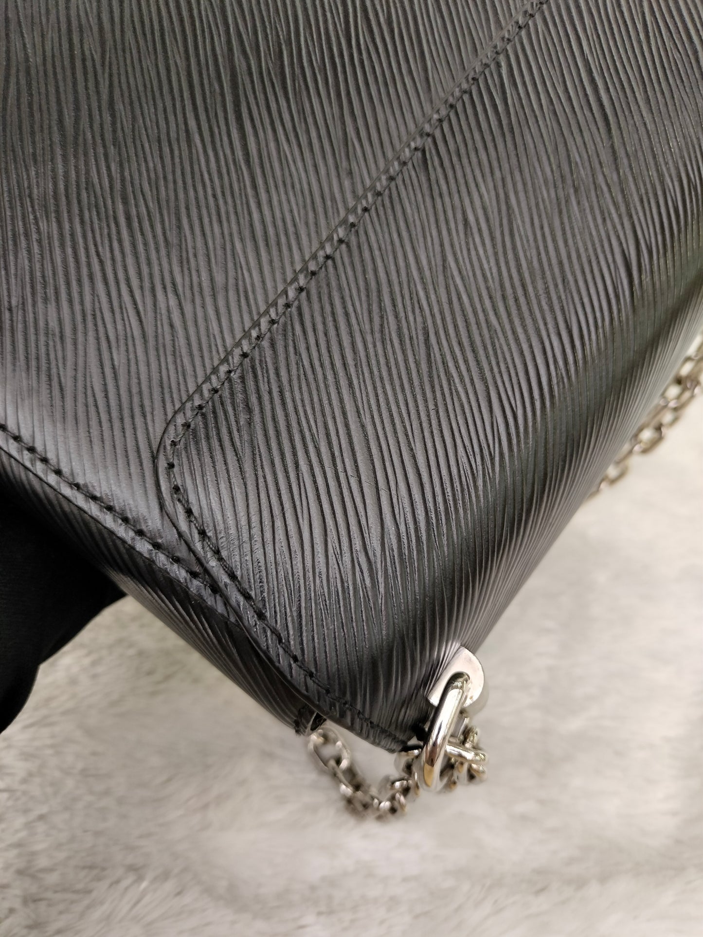 LV Twist MM Epi Black 2017