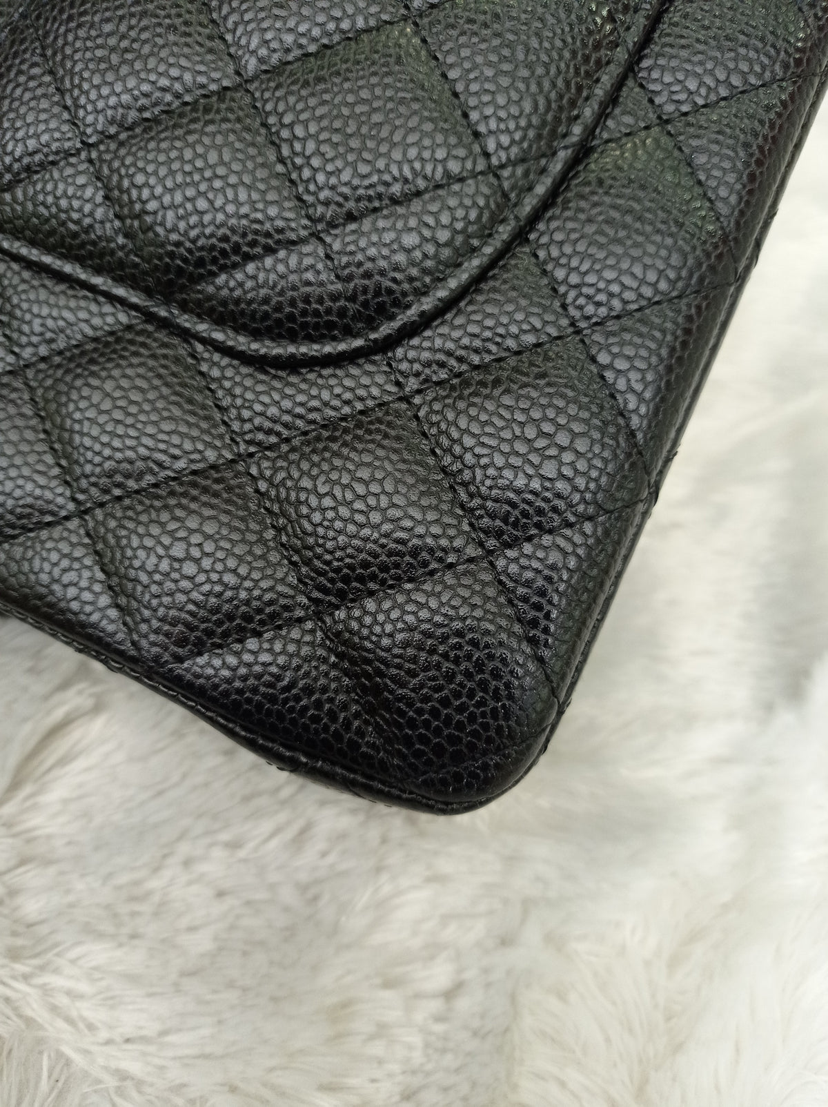 Chanel Medium Caviar Black GHW DF (CHIP)