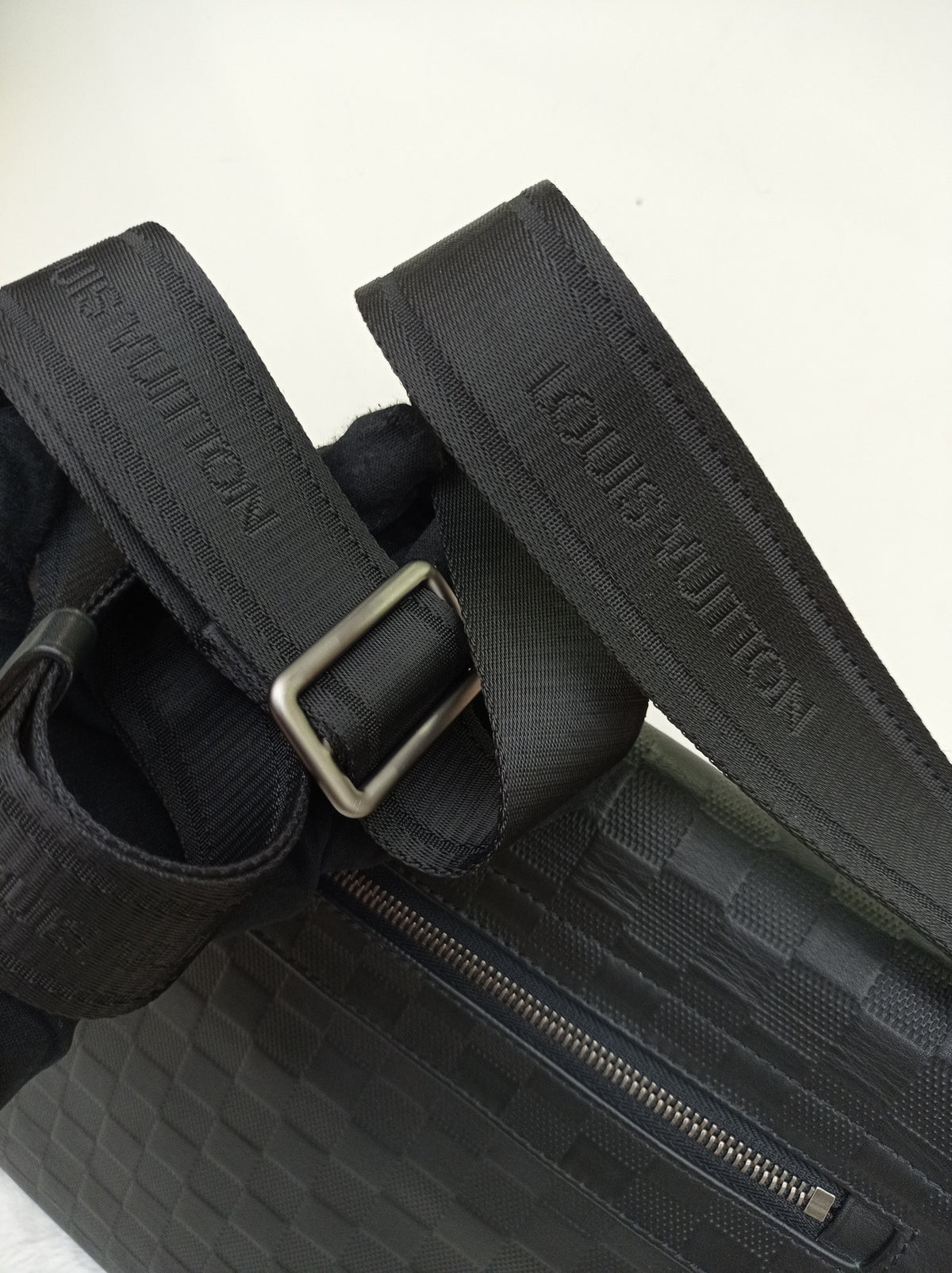 LV District MM Damier Infini Onyx 2014
