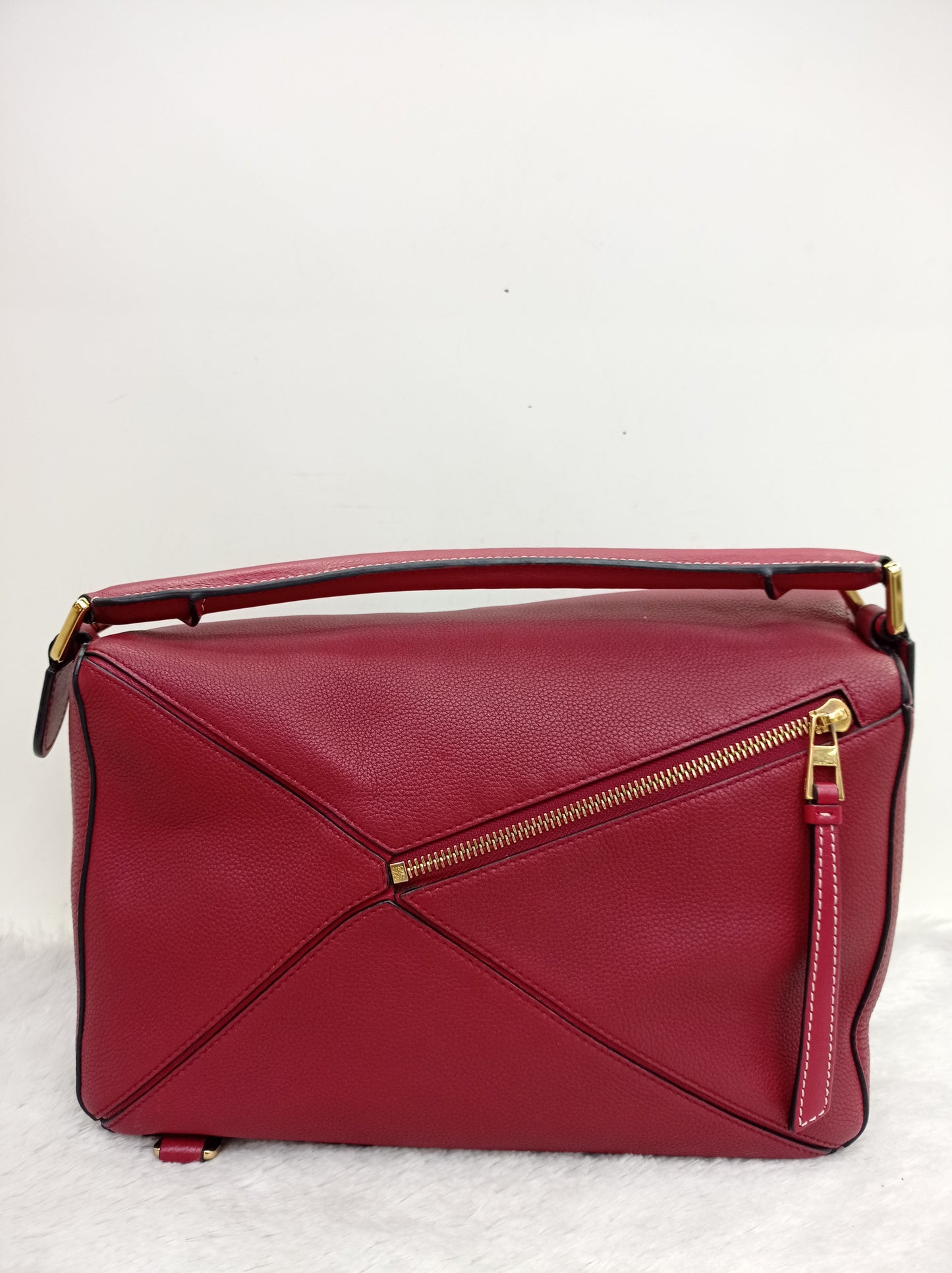 Loewe Puzzle Medium Grained Raspberry GHW 2017