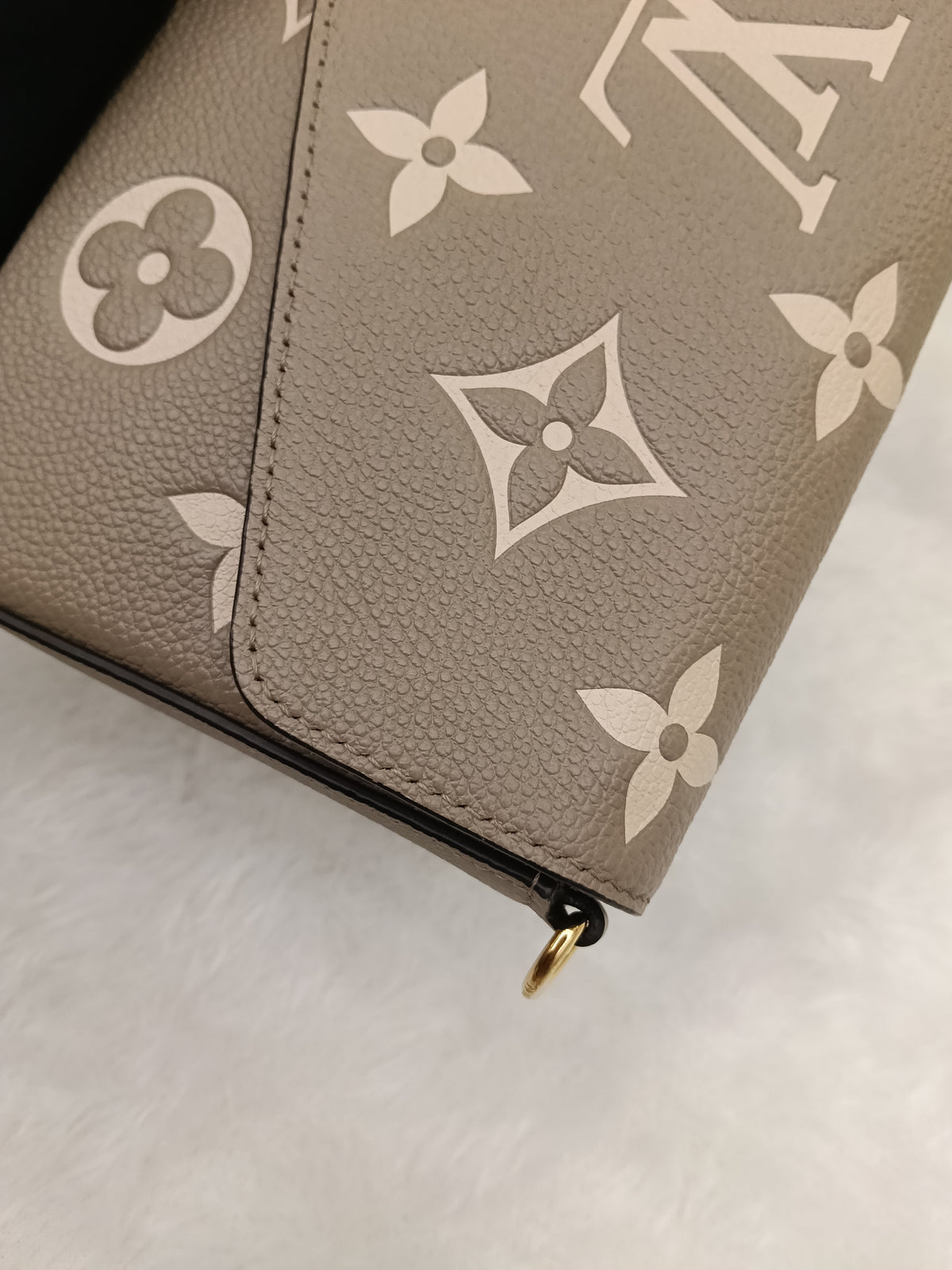 LV Felicie GM NV Monogram Empreinte Tourterelle Creme 2024 (CHIP)