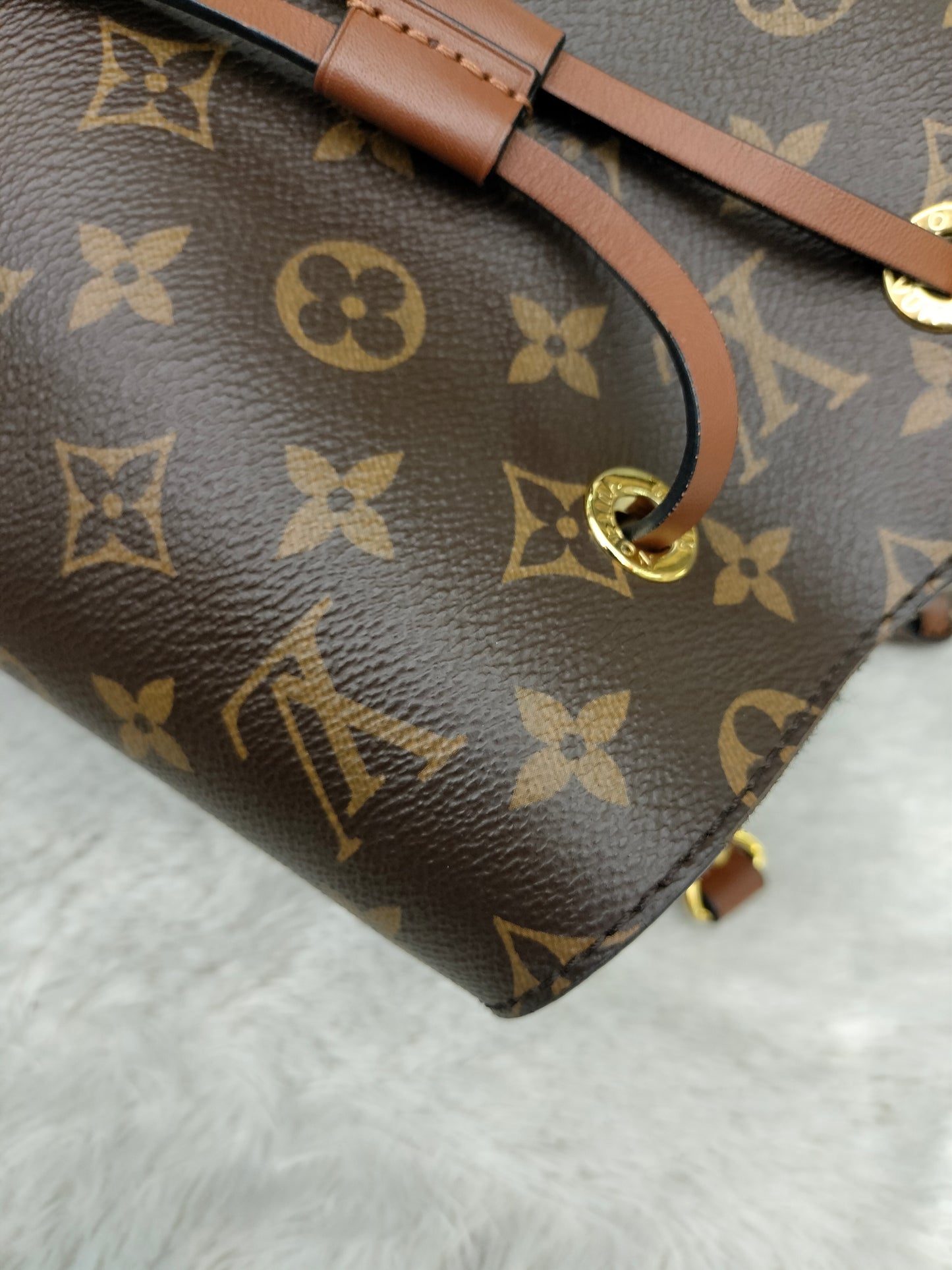 LV Neo Noe MM Monogram Caramel (CHIP)