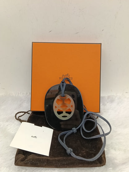 *NEW* Hermes Buffalo Horn Lacquer Lift Necklace Black Grey