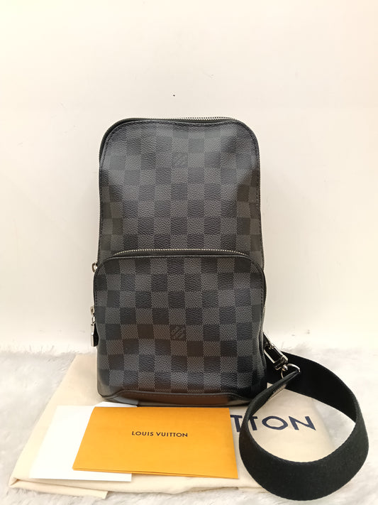 LV Avenue Sling Graphite 2020