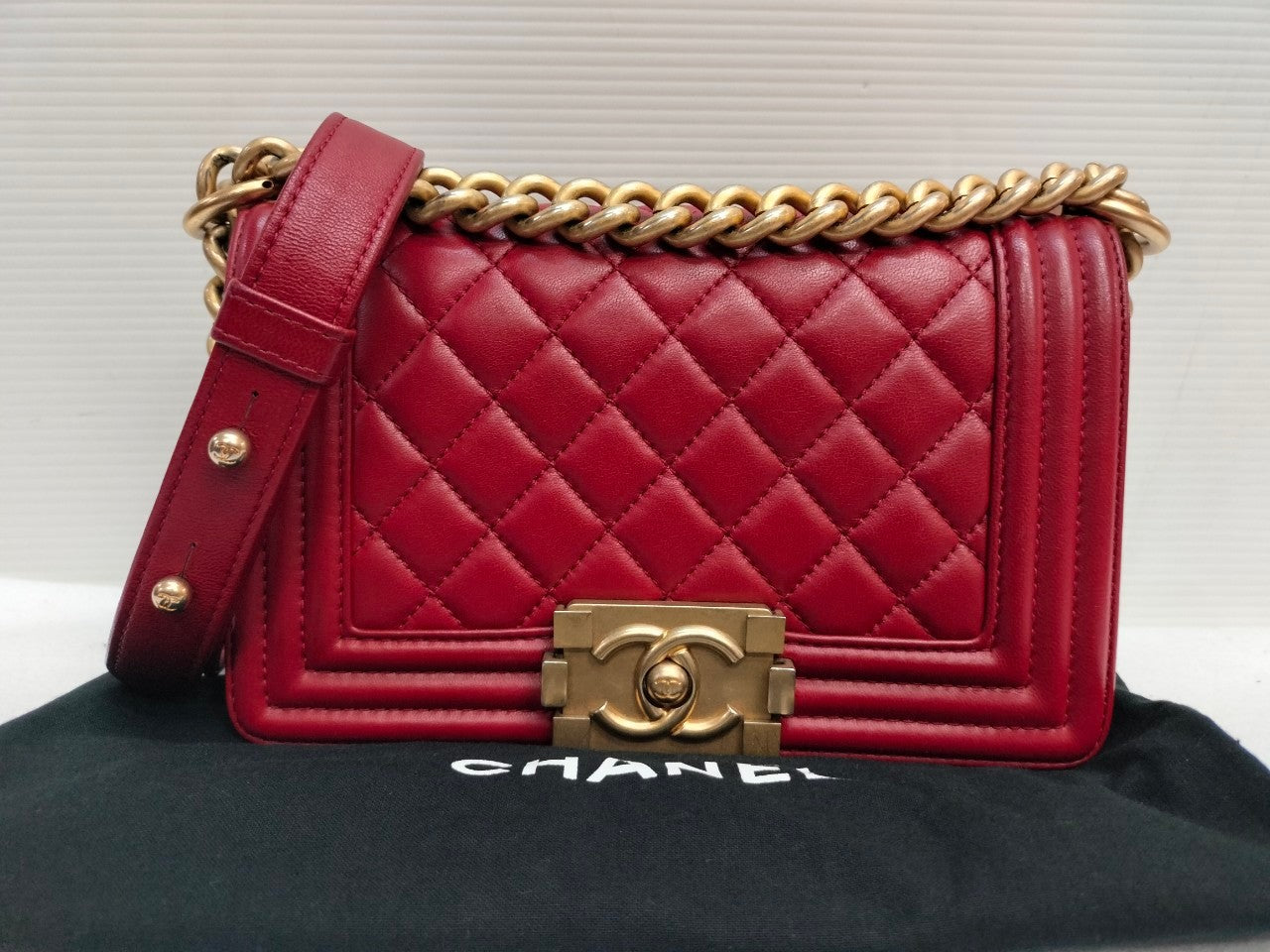 Chanel Boy20 Small Lamb Red GHW #24   Size 20x12x6cm