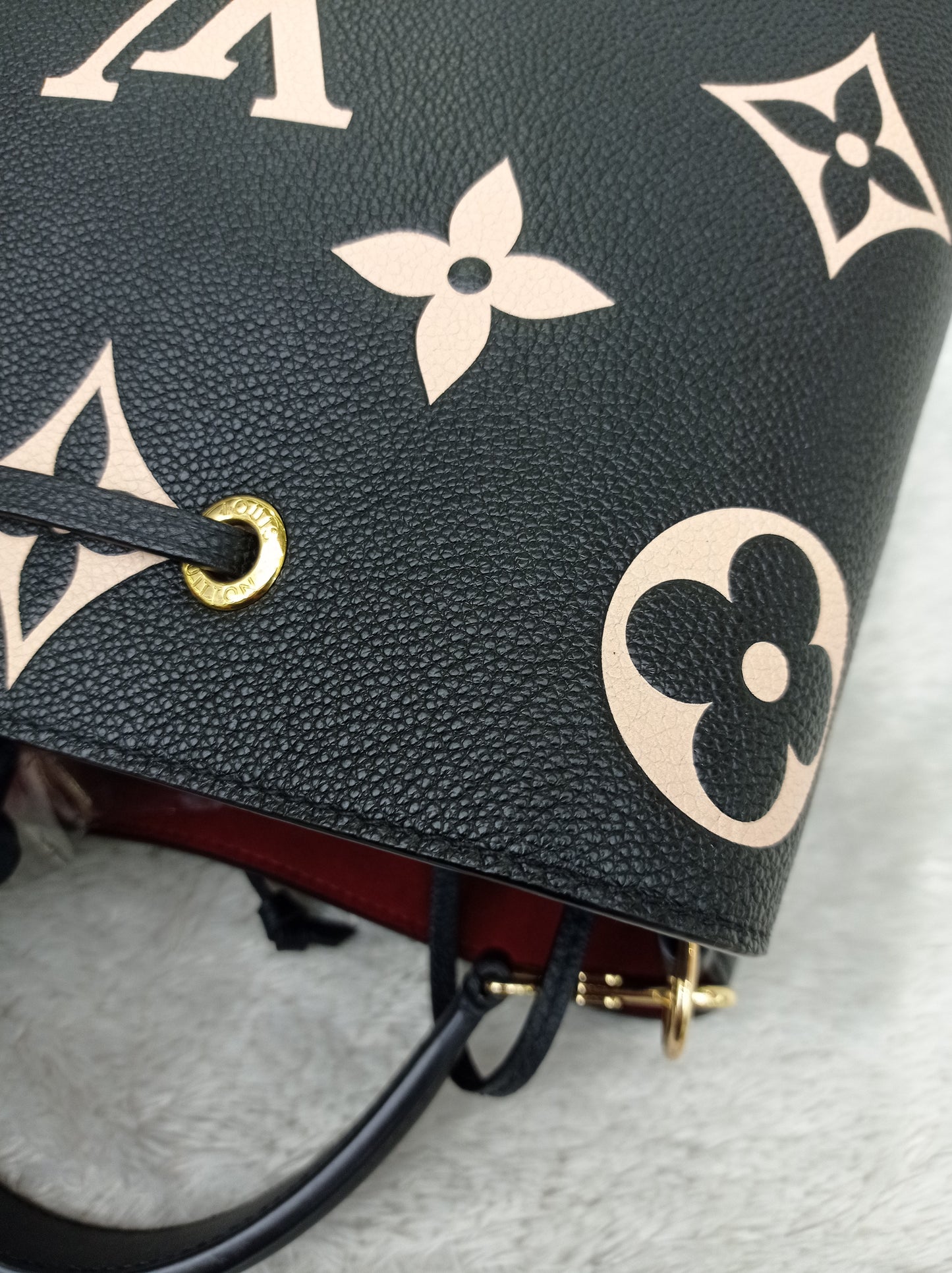 LV Neo Noe MM Monogram Empreinte Noir Creme (CHIP)
