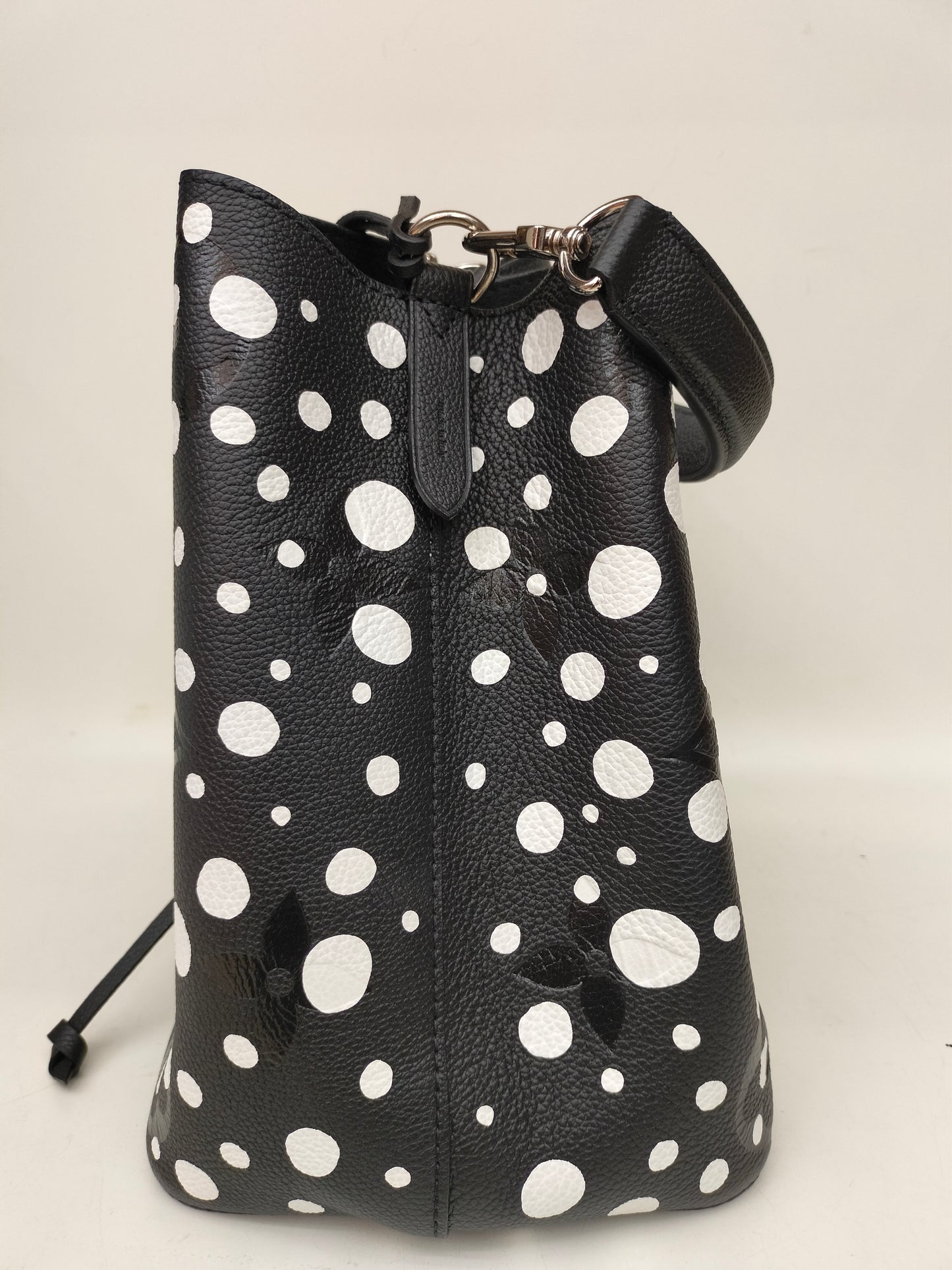 *NEW* LV Neo Noe X Yayoi Kusama Infinity Polkadot Black White (CHIP)