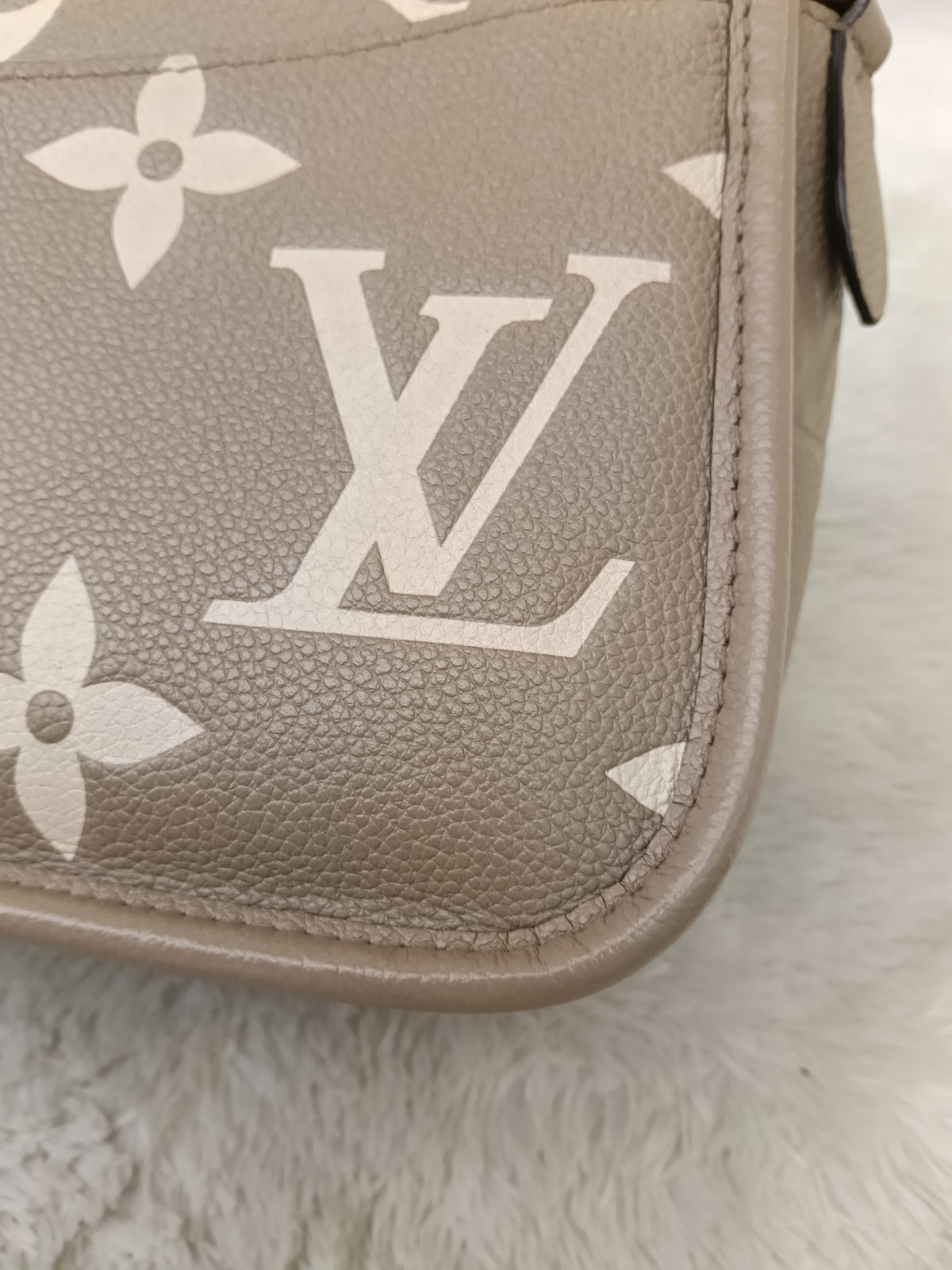 LV Diane PM ST NM Monogram Empreinte Tourterelle Creme 2025 (CHIP)