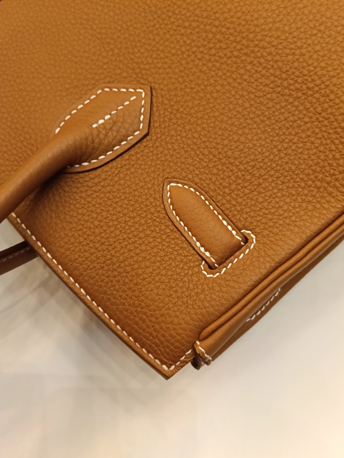 *Neverbeen Used* B30 Togo Gold GHW #B