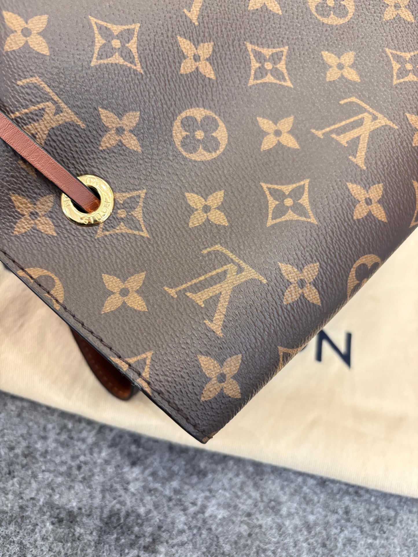 LV Neo Noe MM Monogram Caramel (CHIP)