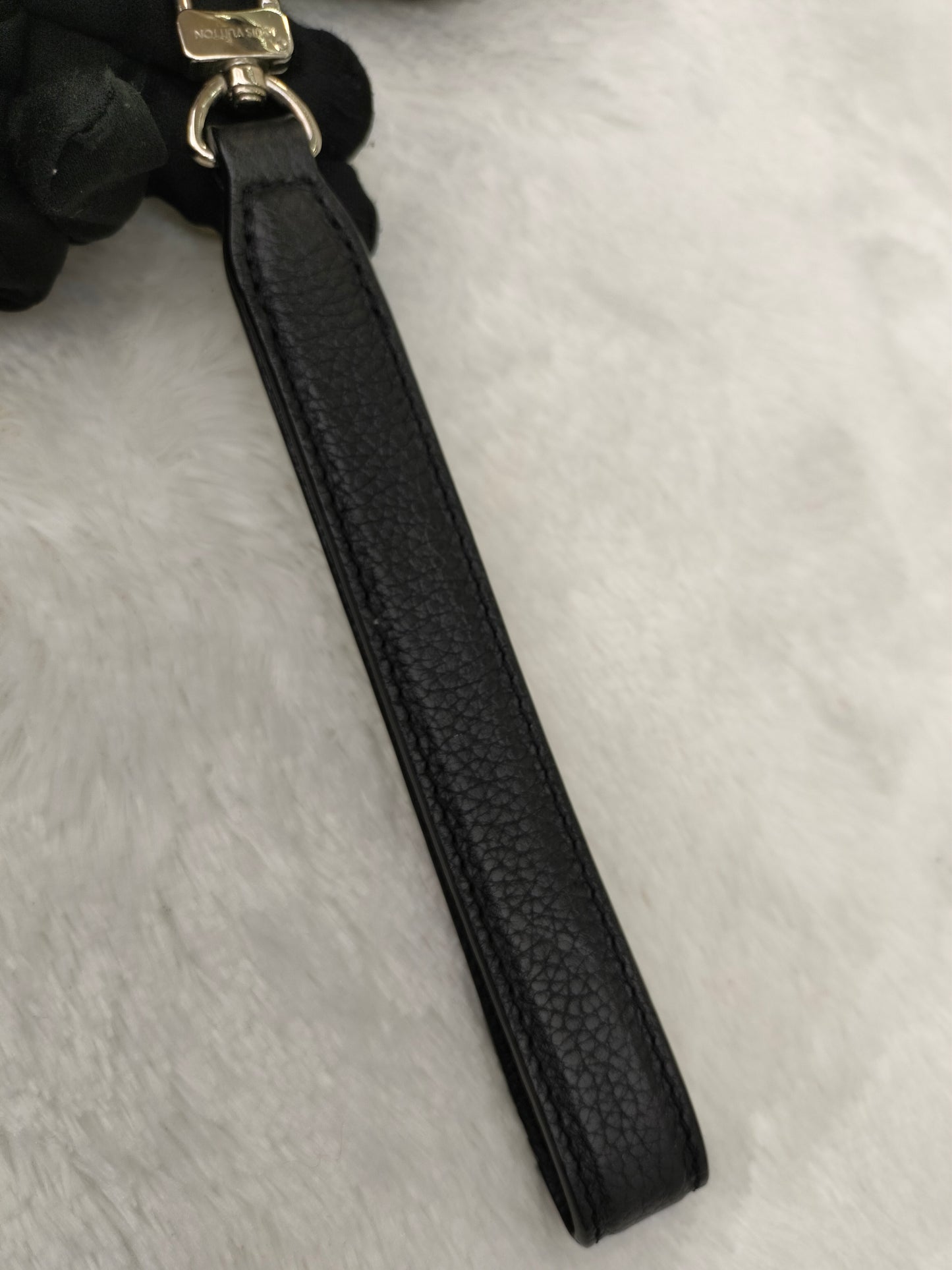 LV Kasai Clutch Grained Black 2019