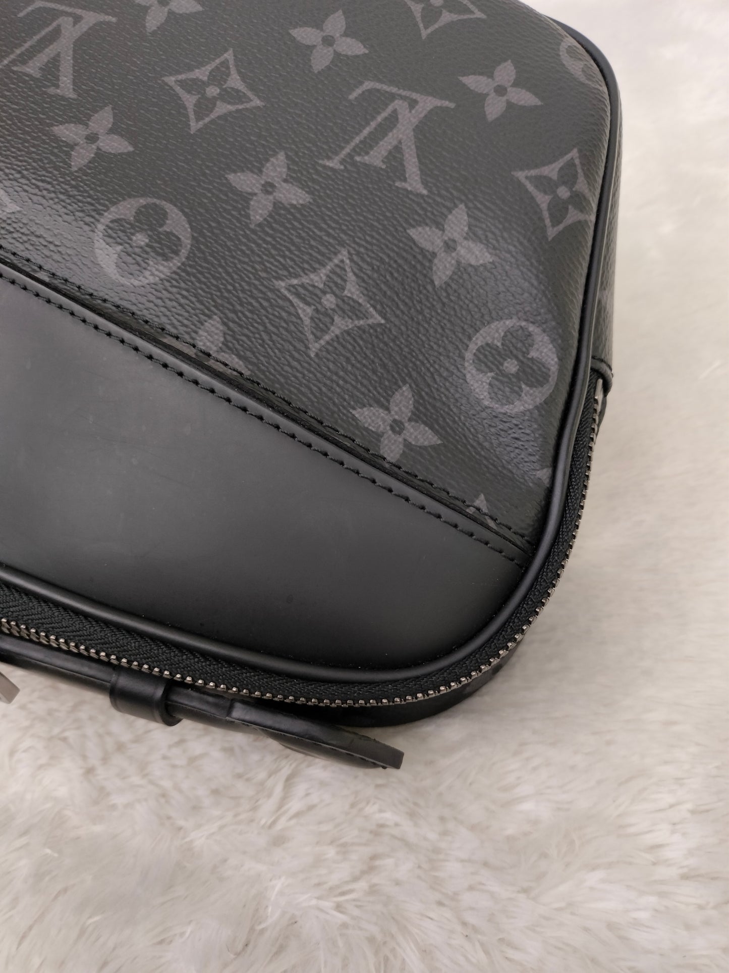 LV Bumbag Explorer Monogram Eclipse 2019