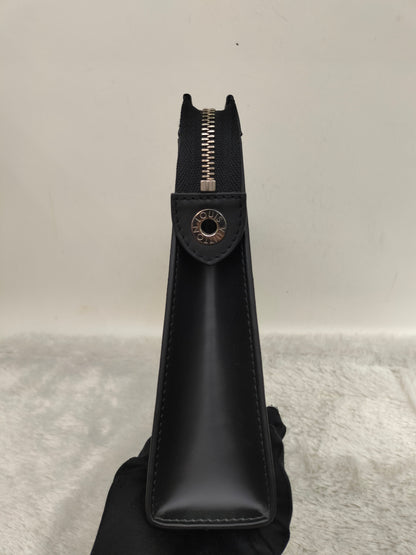 LV Pochette Voyage Graphite 2020