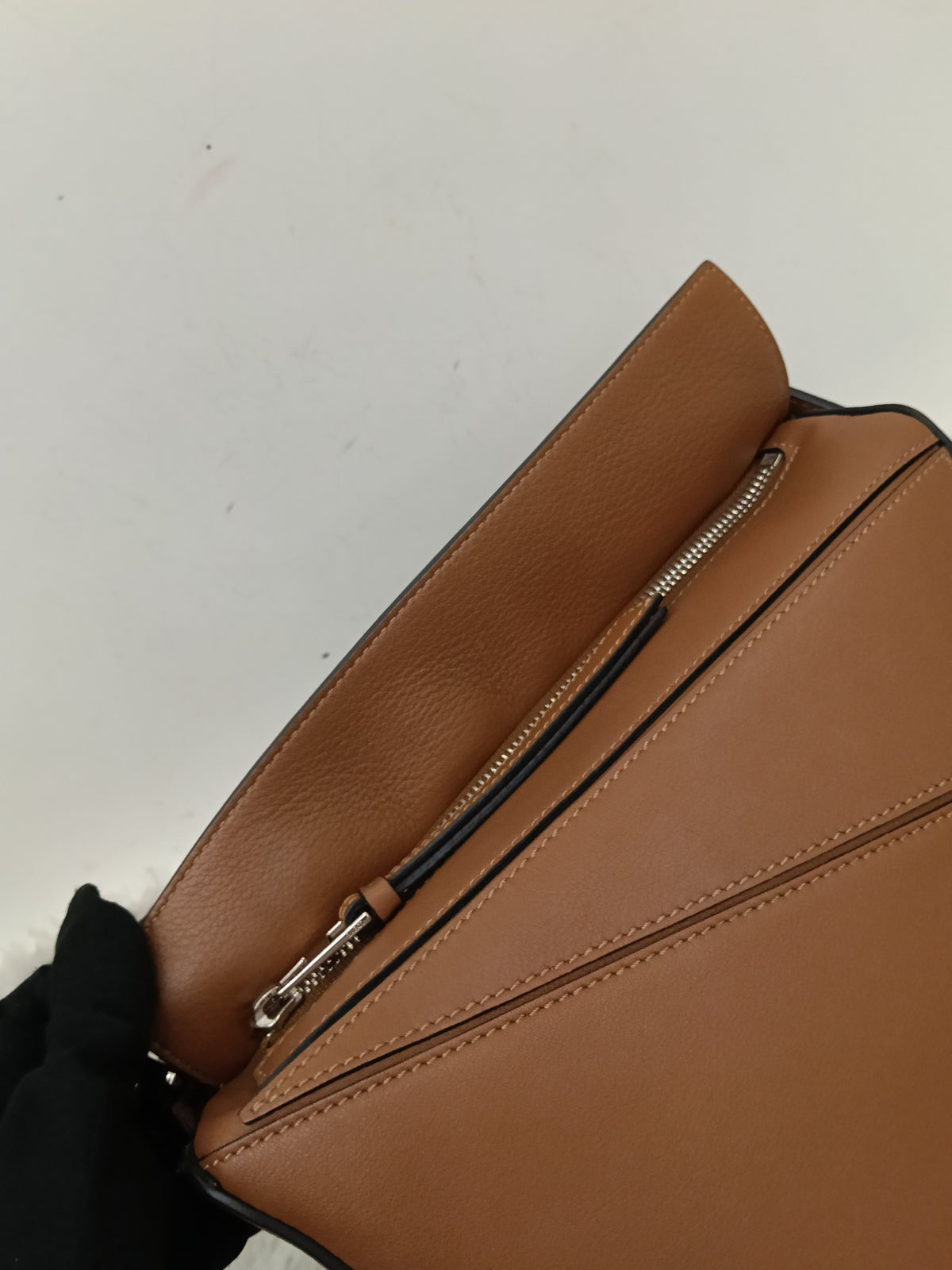 Loewe Puzzle Small Calfskin Tan SHW 2021