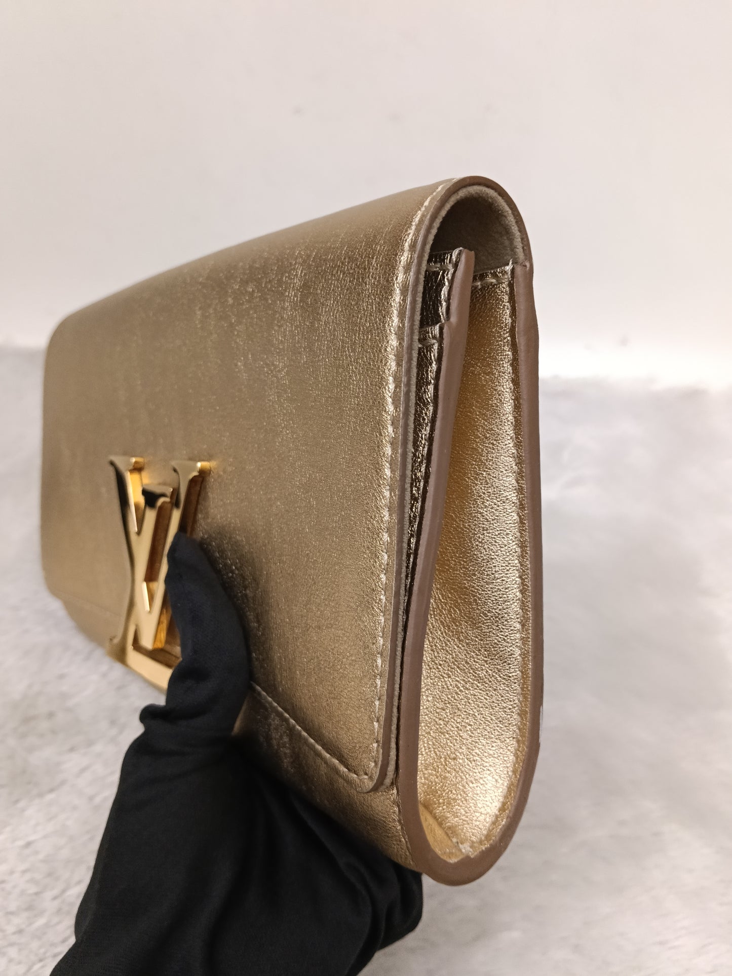 LV Pouch Louise EW Cuir Dore 2015
