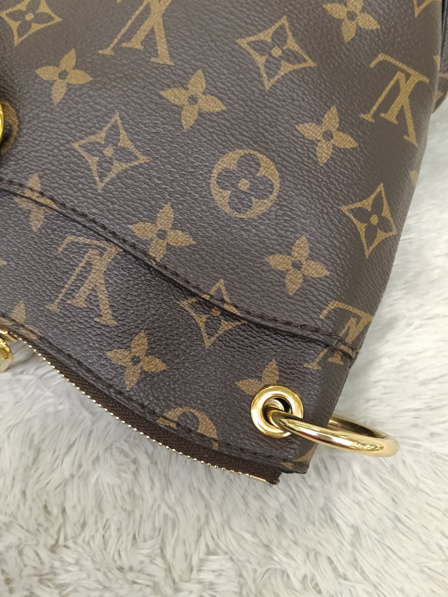 LV Odeon NM PM Monogram Noir (CHIP)