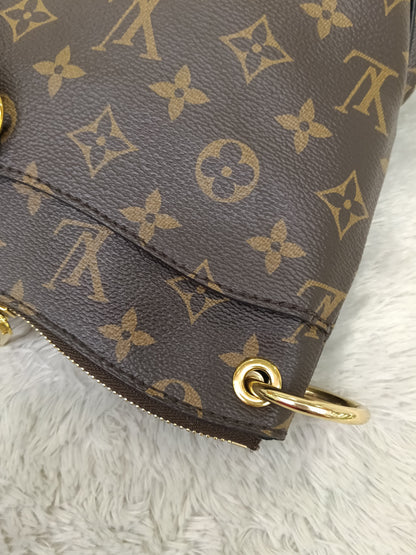 LV Odeon NM PM Monogram Noir (CHIP)