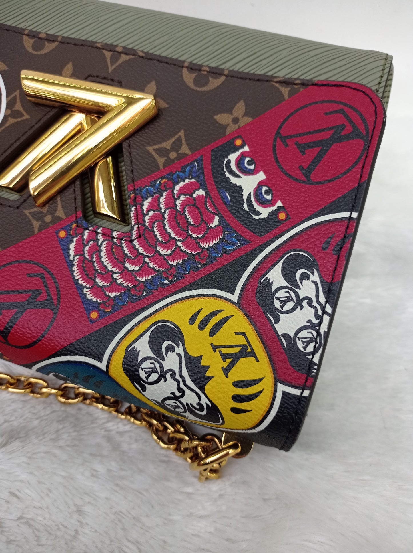 LV Twist MM Monogram Kabuki