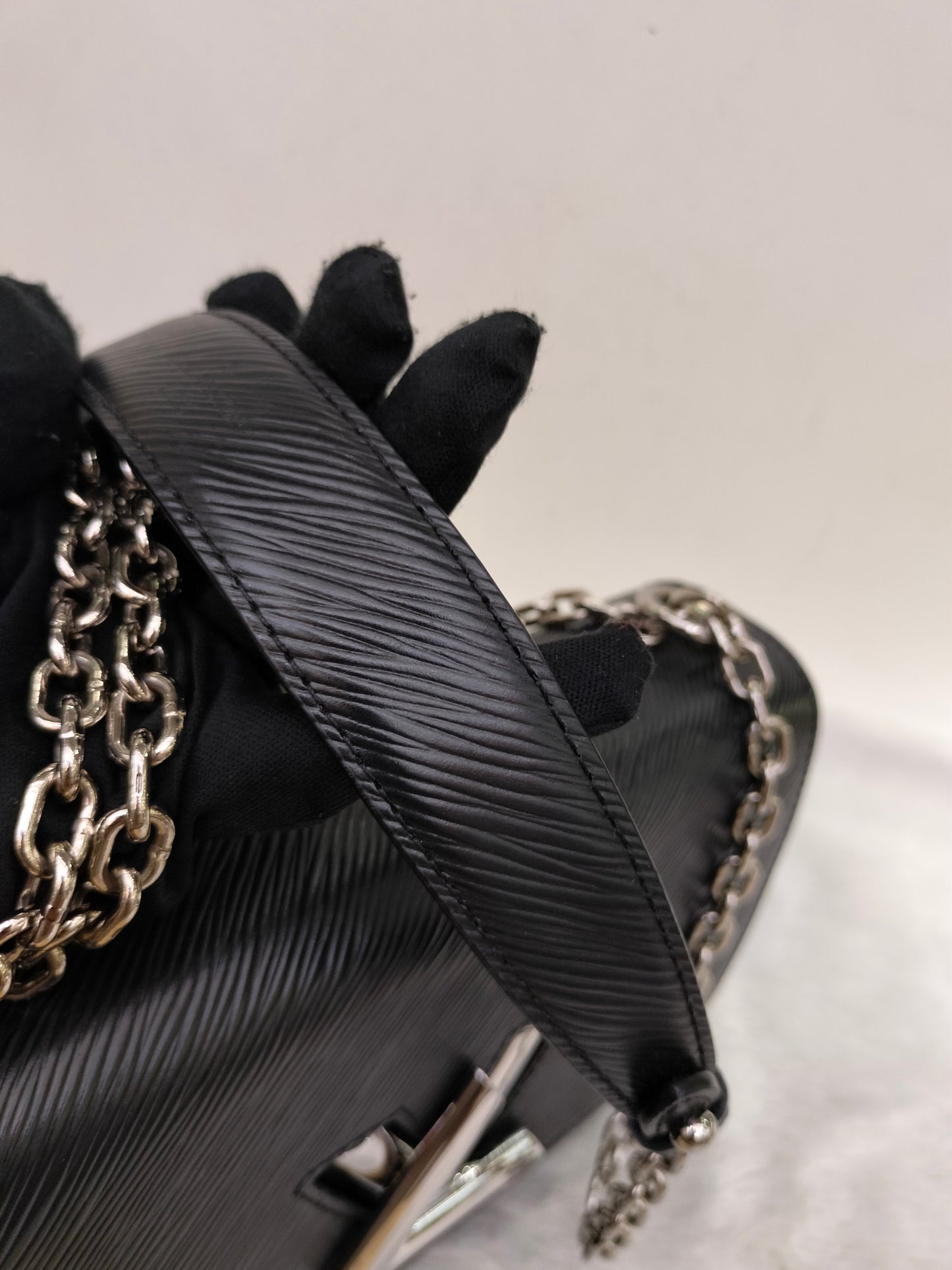 LV Twist MM Epi Black 2017