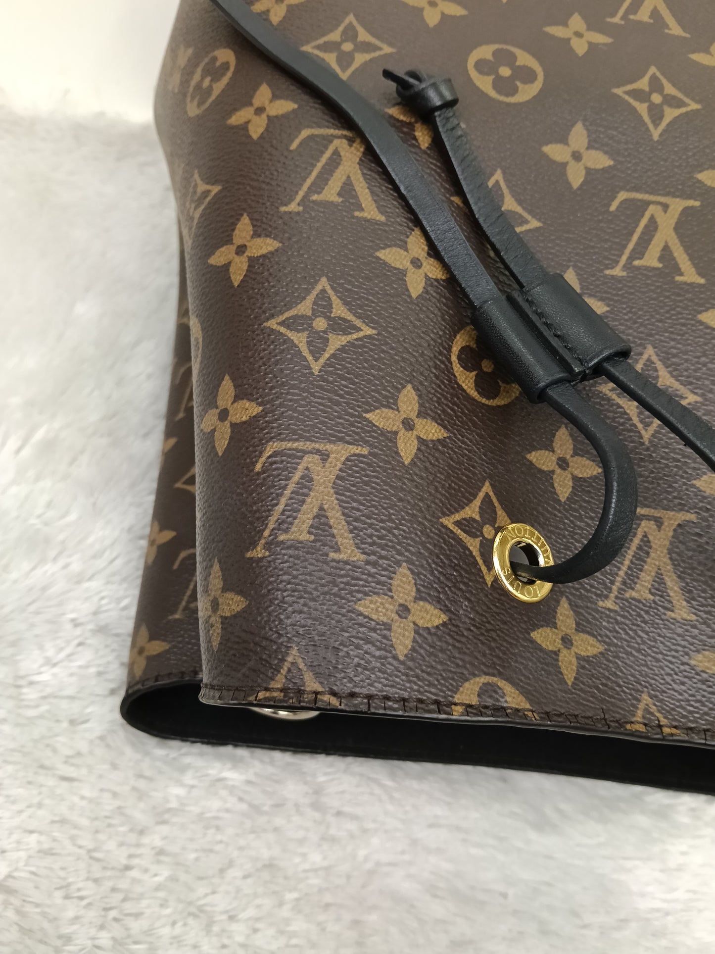 LV Neo Noe MM Monogram Noir 2018