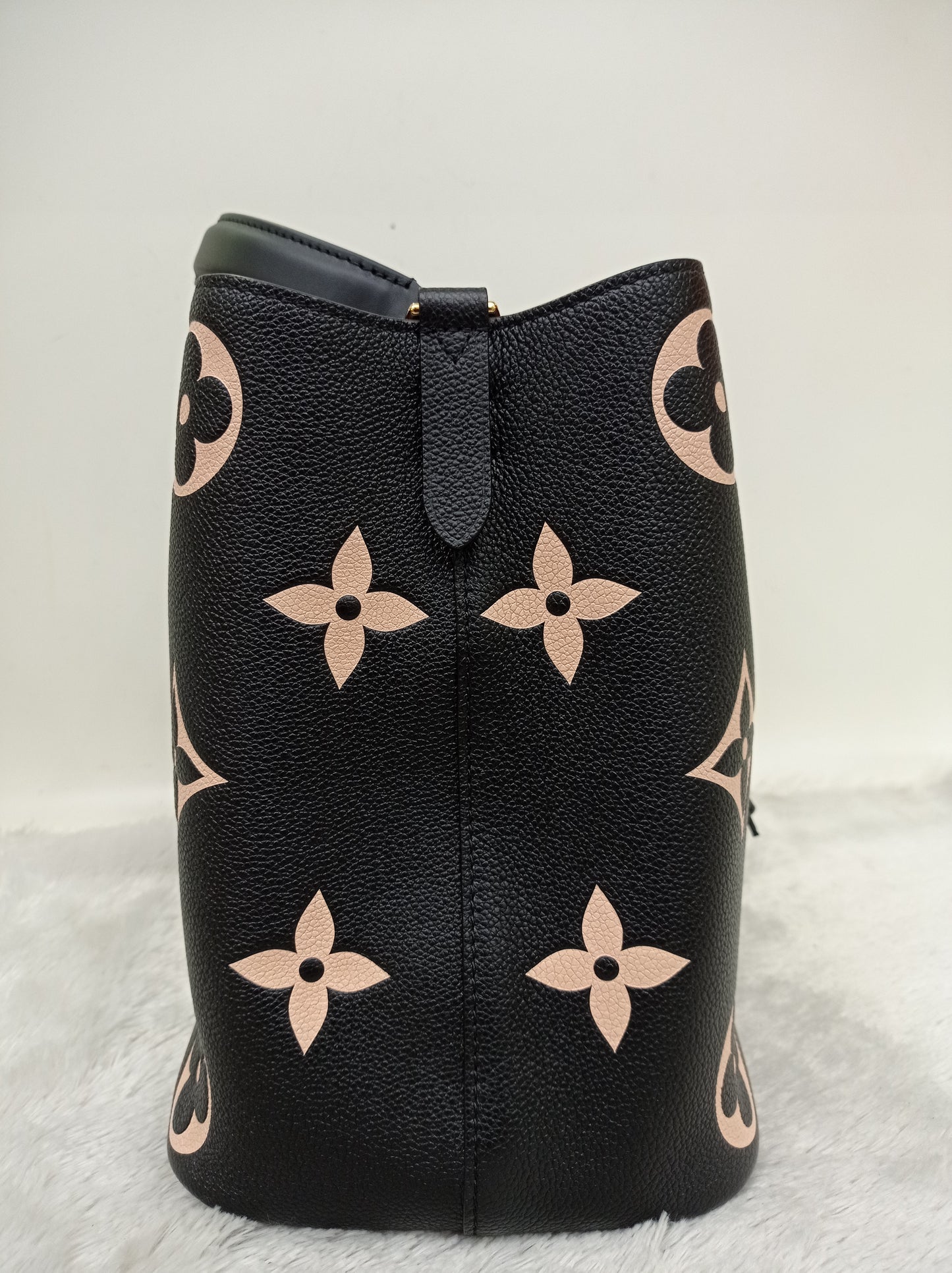 LV Neo Noe MM Monogram Empreinte Noir Creme (CHIP)