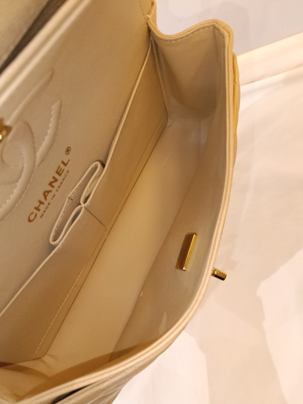Chanel Small Caviar Beige GHW DF (CHIP)