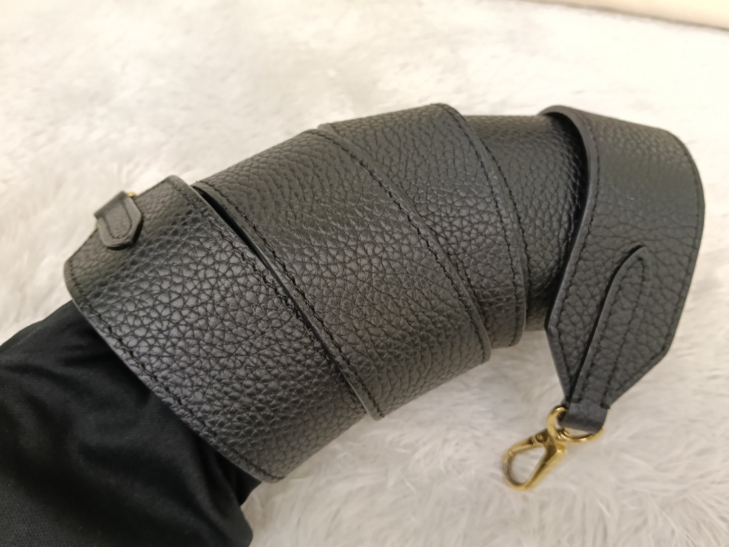 LV Capucines Mini Taurillon Black 2020