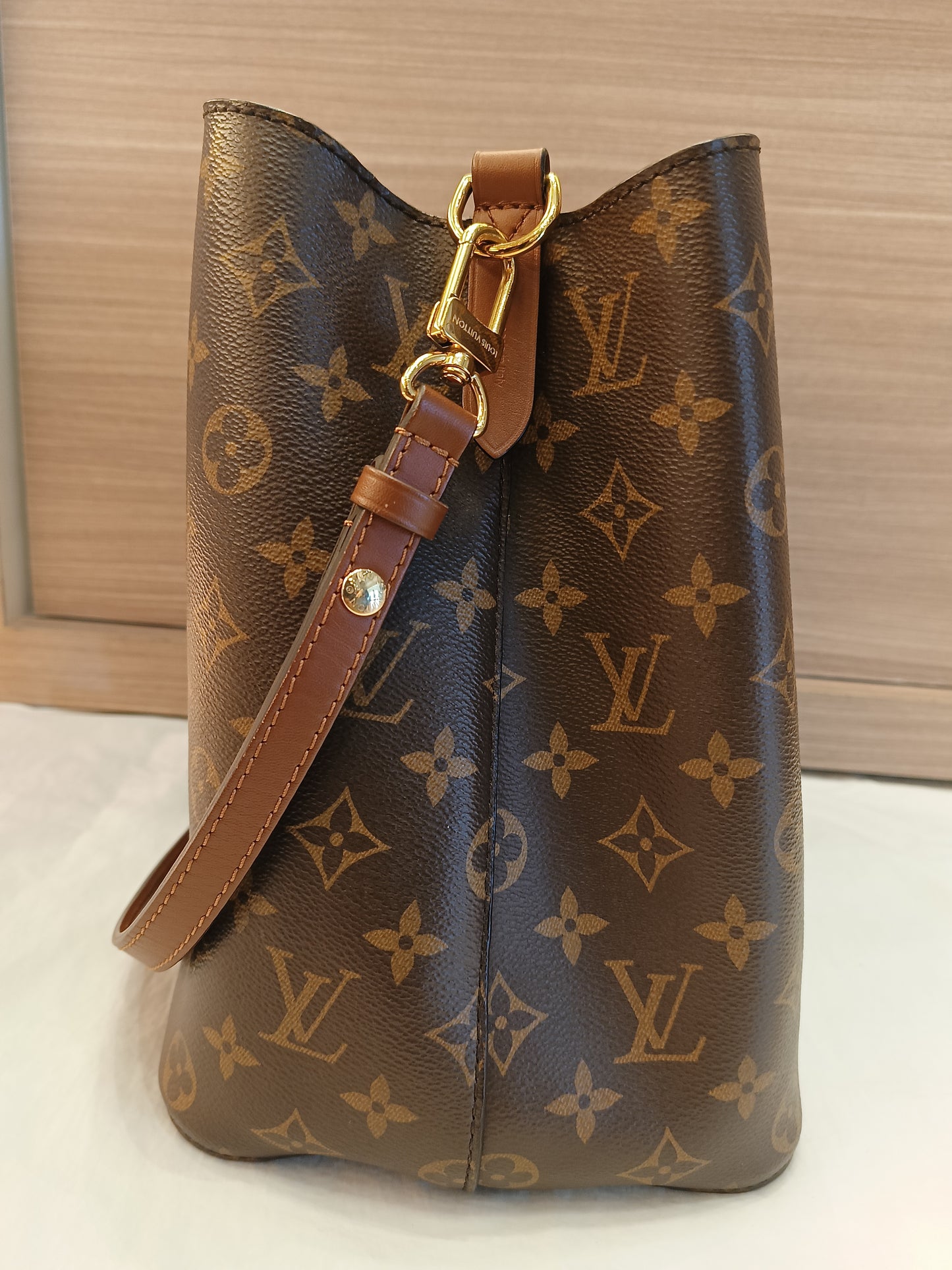 LV Neo Noe MM Monogram Caramel (CHIP)