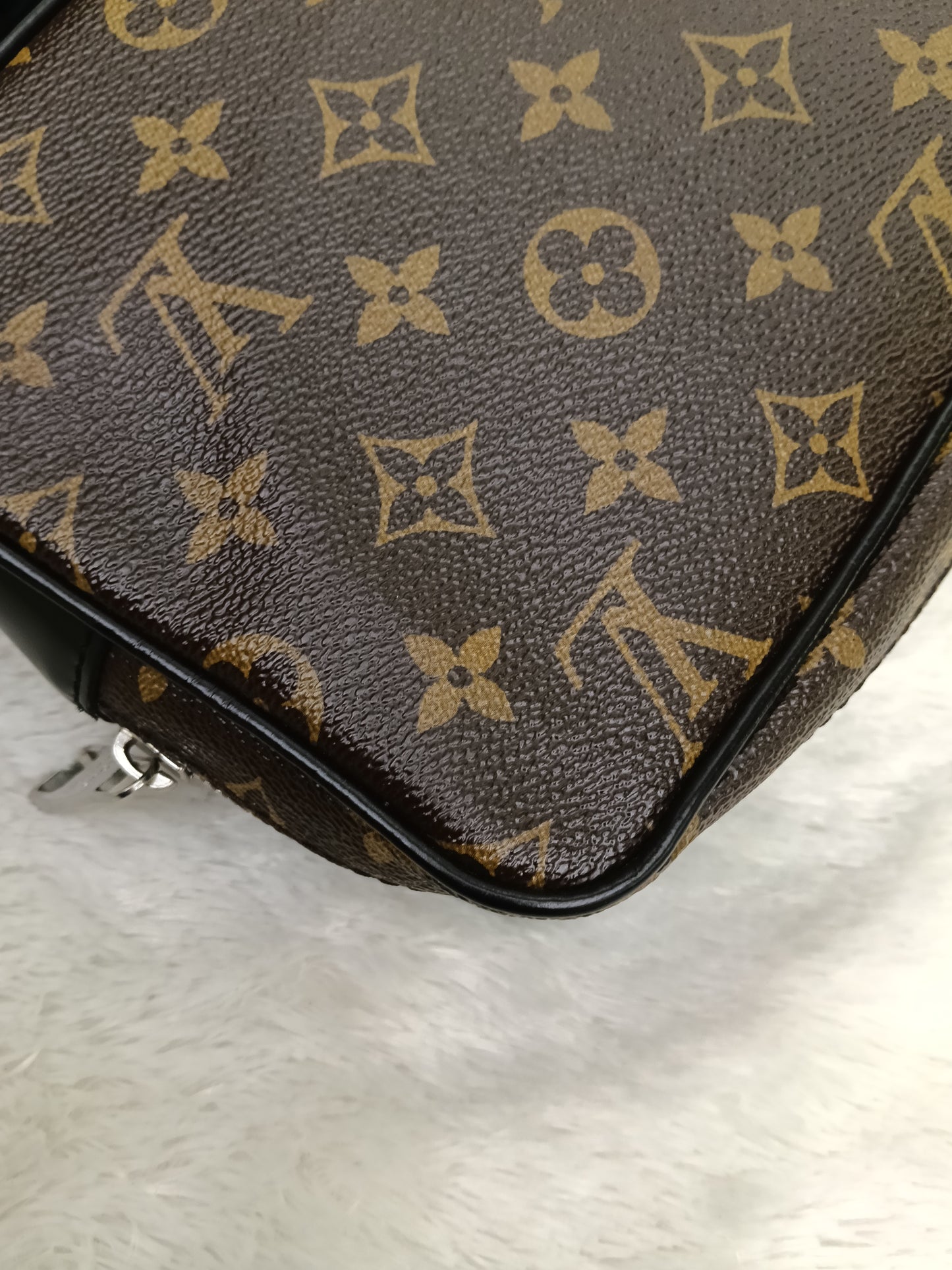 LV Kasai Clutch Monogram Macassar 2017