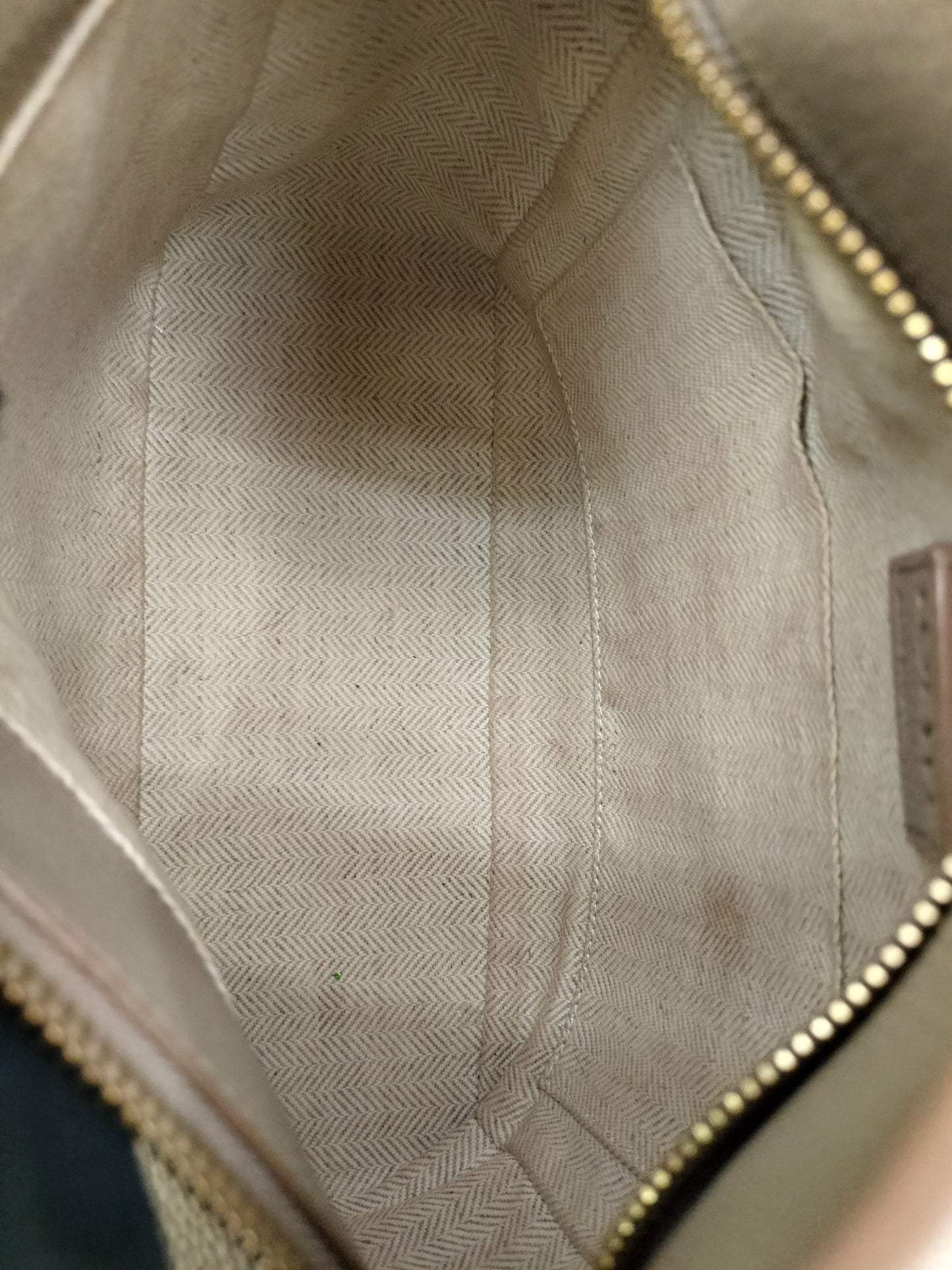 Loewe Puzzle Small Edge Grained Sand GHW 2023