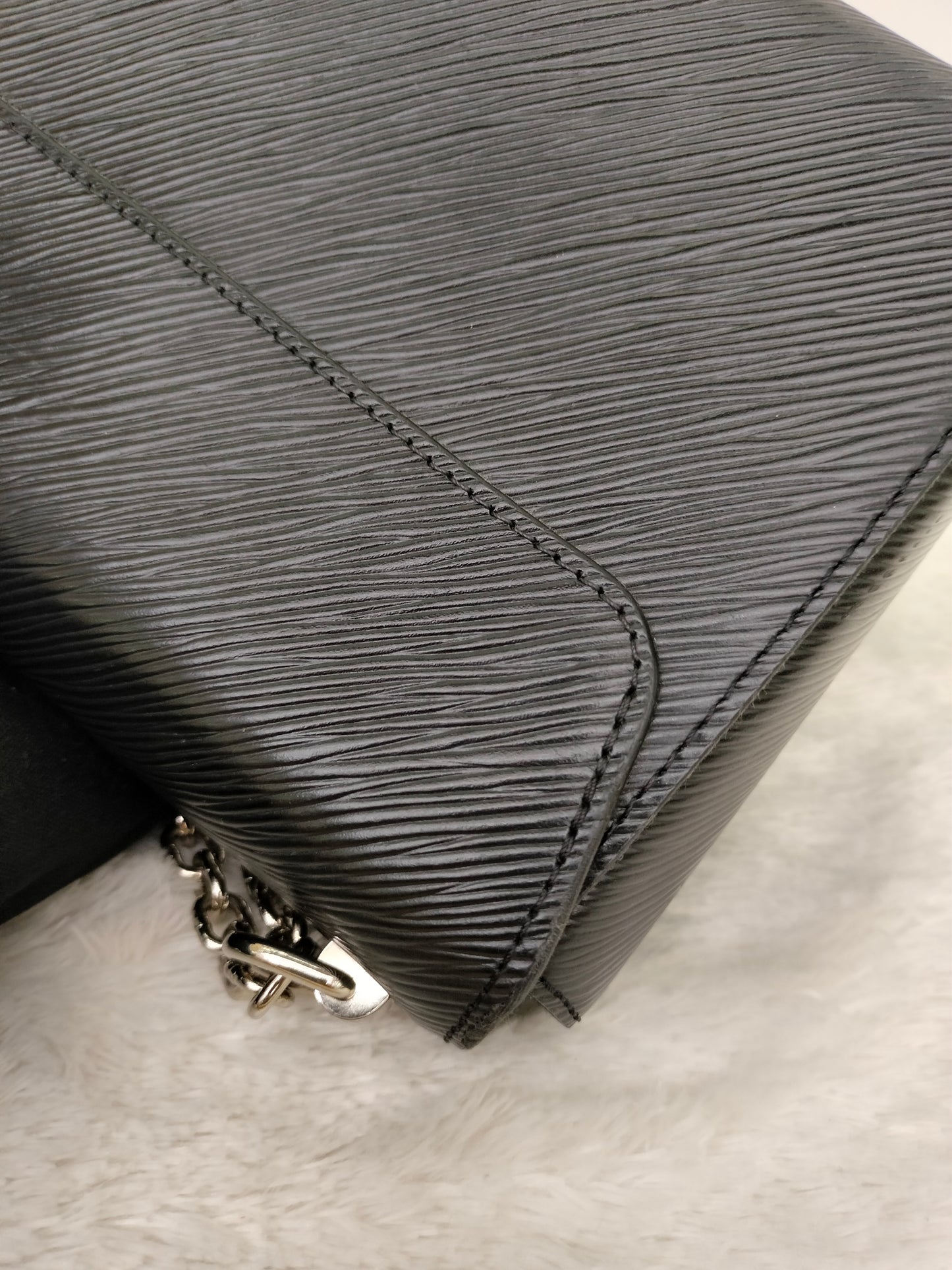 LV Twist MM Epi Black 2017