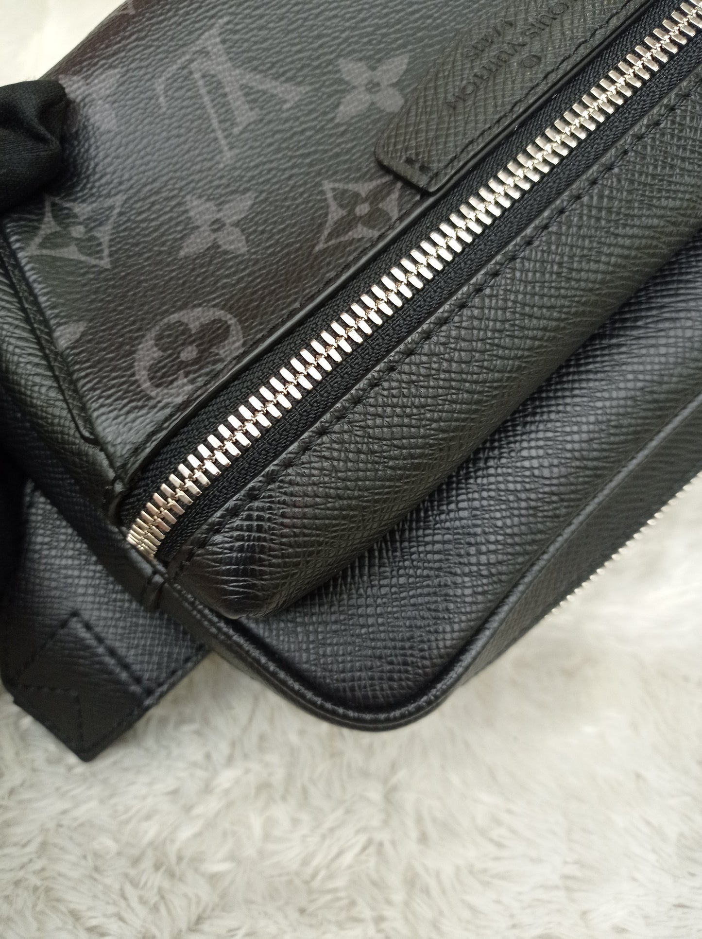 LV Outdoor Bumbag Taigarama Monogram Noir 2019
