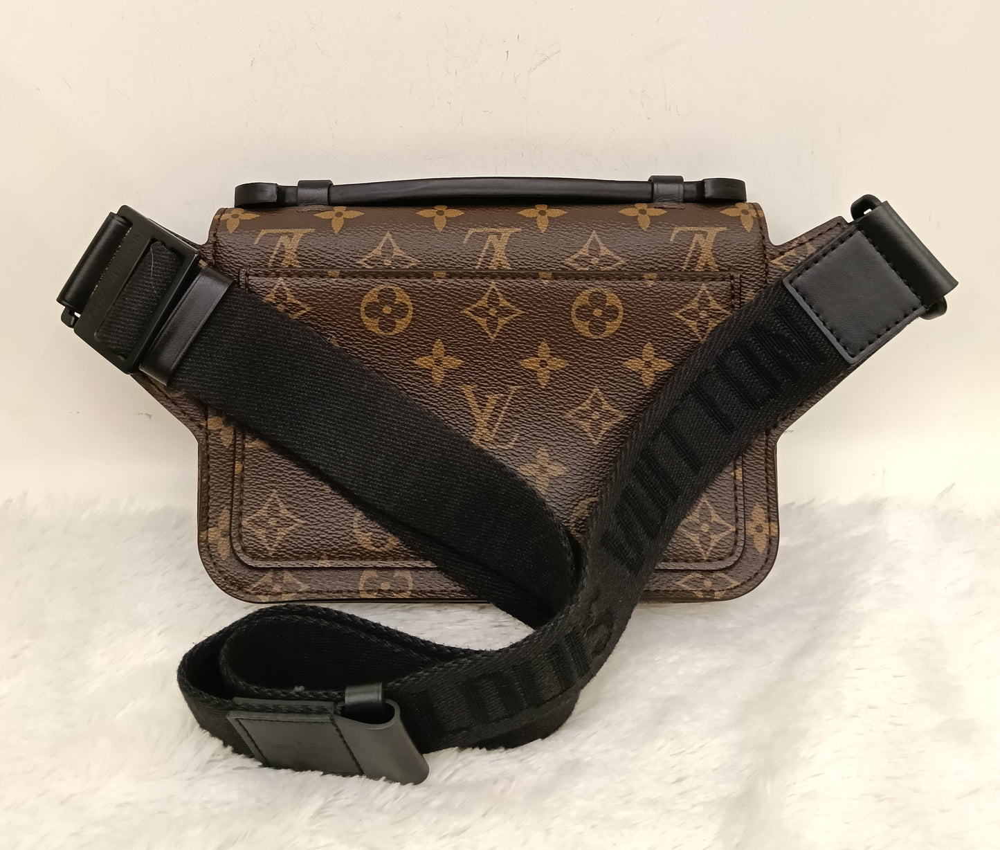 LV S Lock Waist Bag Monogram Macassar (CHIP)