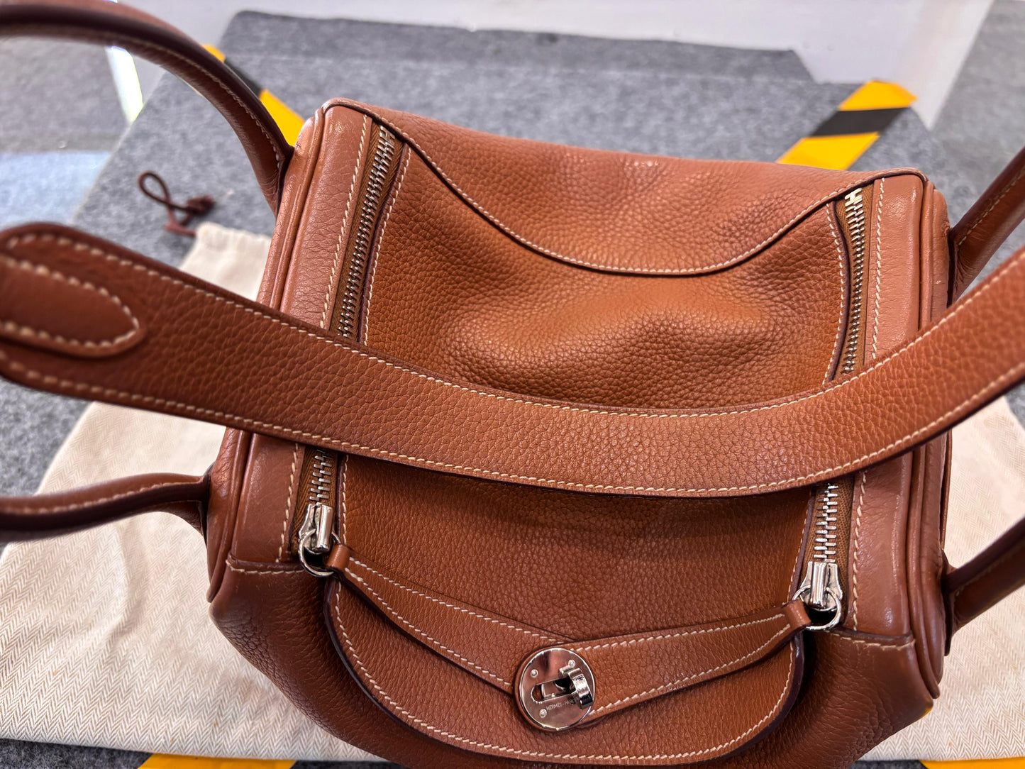 Lindy 30 Clem Gold PHW #Q square