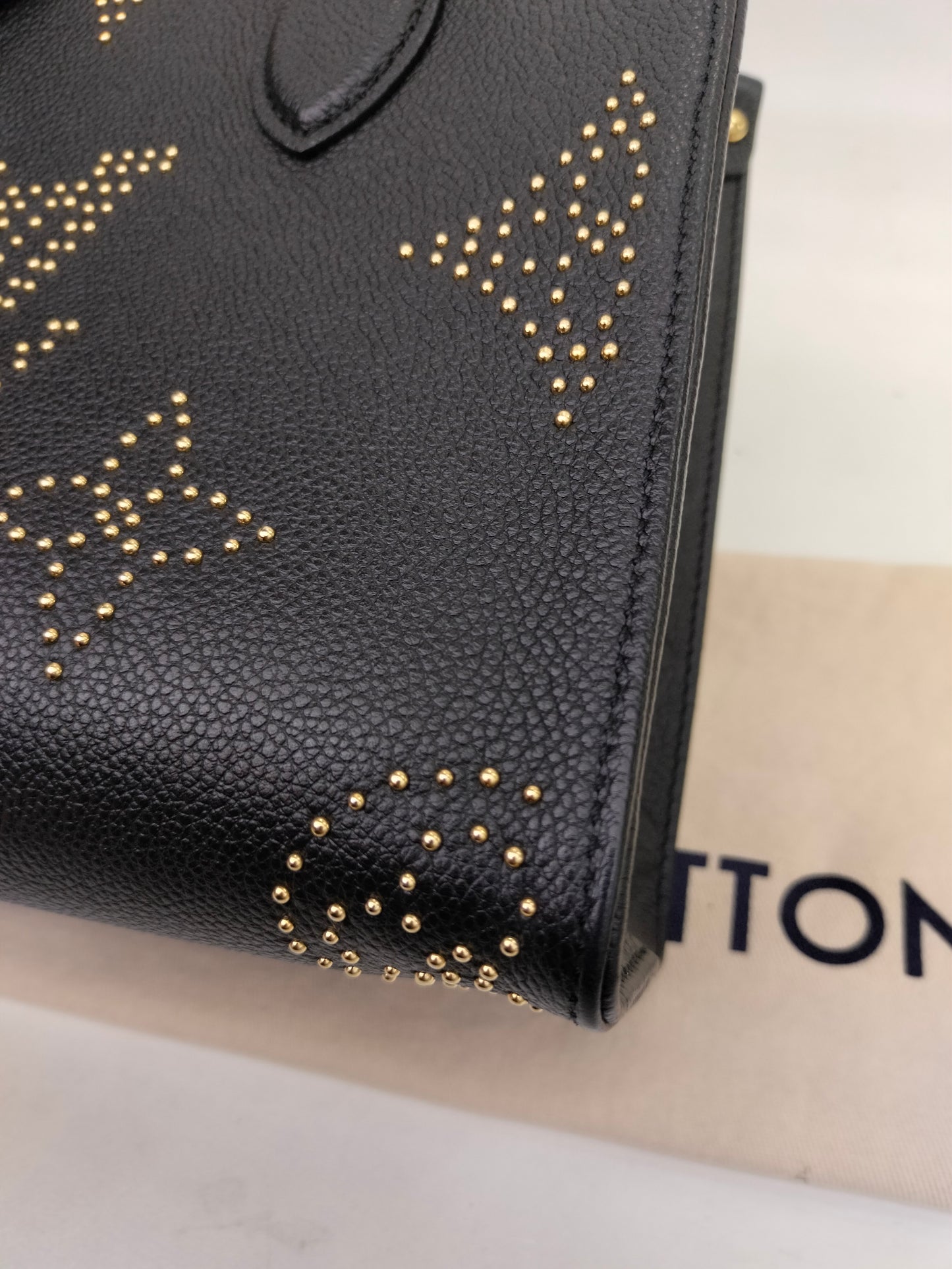 *Neverbeen Used* LV OTG PM Monogram Empreinte Studded Noir (CHIP)