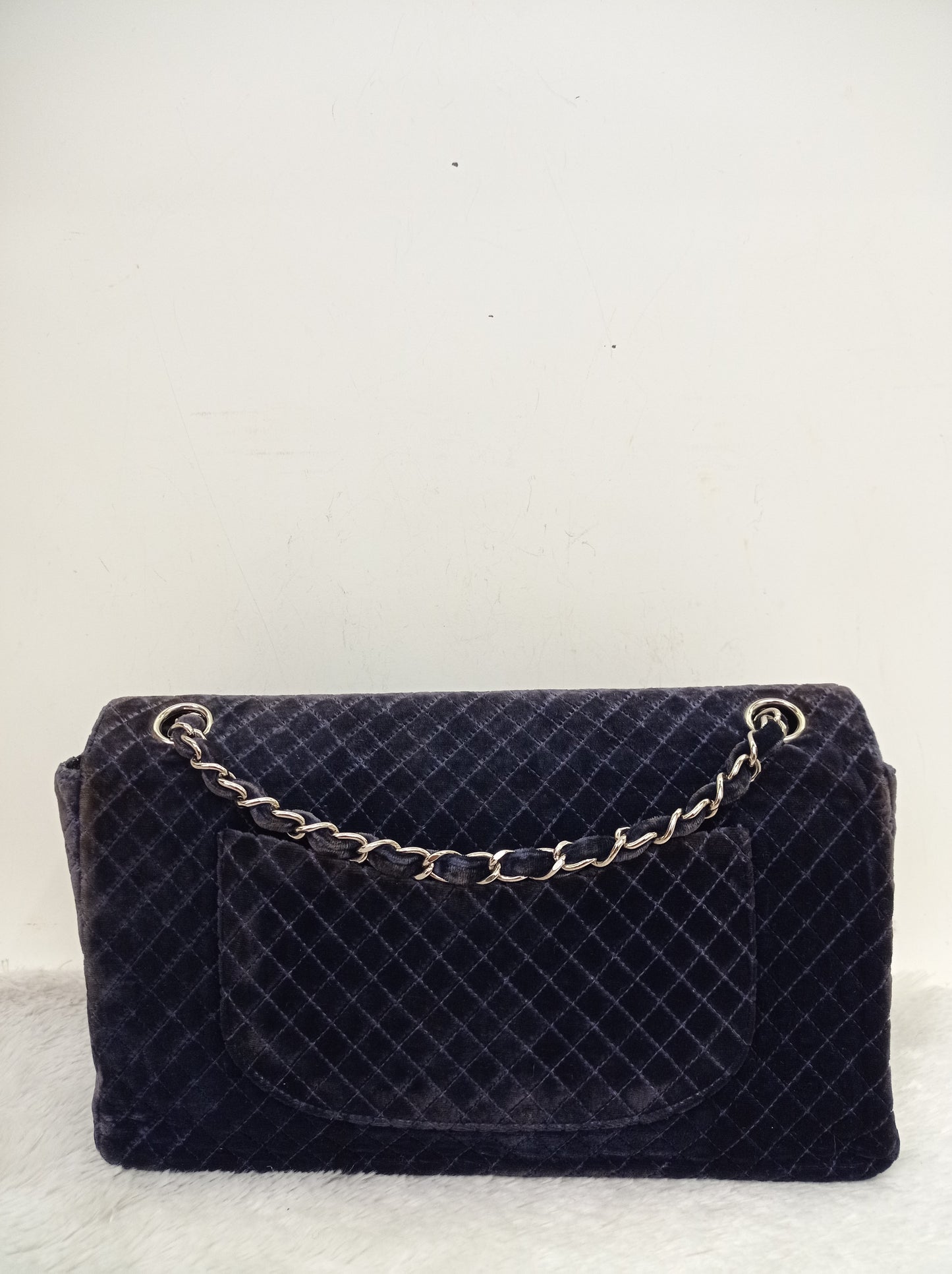Chanel Medium Velvet Navy Blue Vintage SHW SF (broken holo)