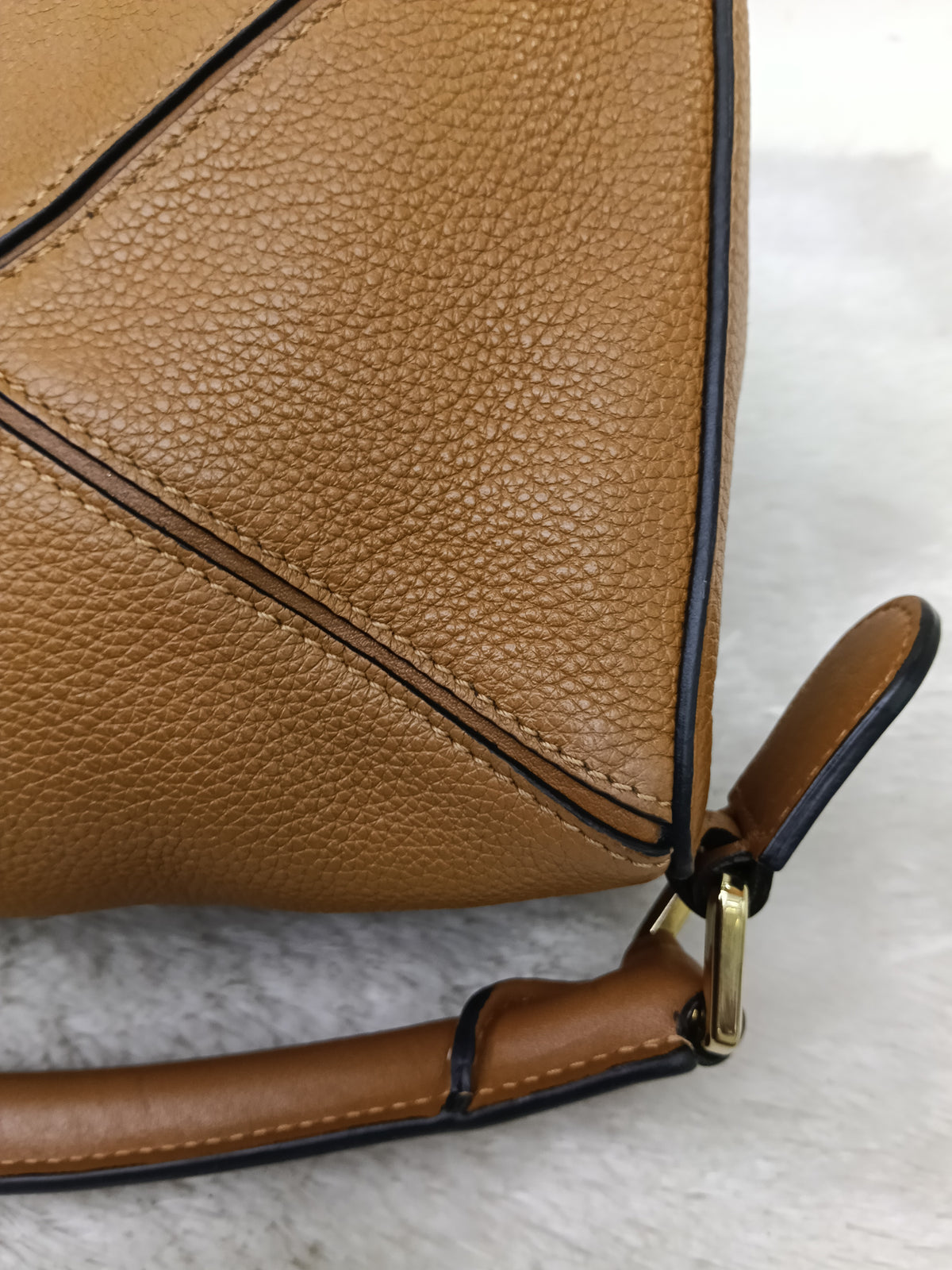 Loewe Puzzle Small Grained Caramel SHW 2020