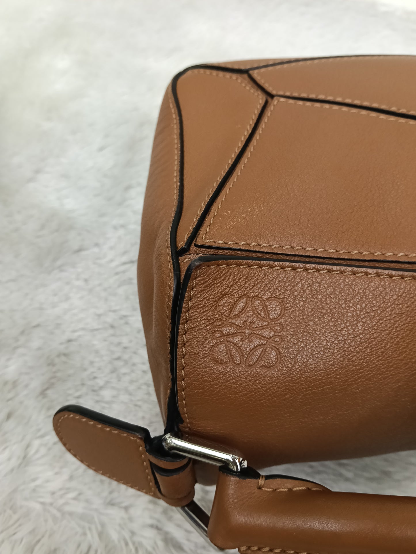 Loewe Puzzle Calfskin Small Tan SHW 2022
